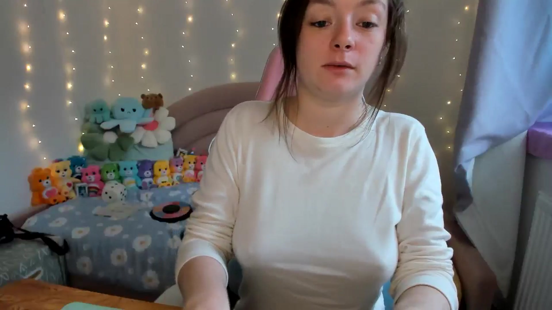 Gallery image thumbnail from JessieBear_'s myfreecams stream on, 10/28/2024, 16:10 image 15 of 20