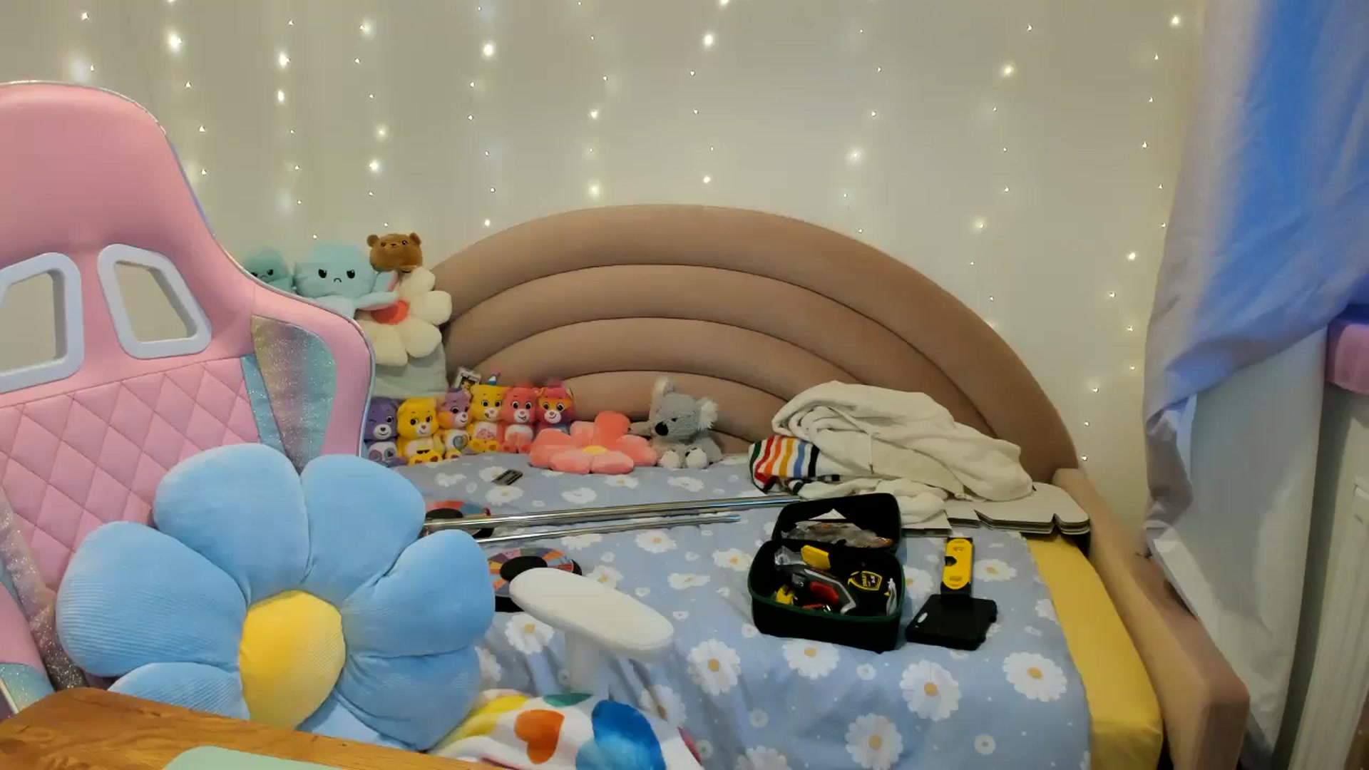 Gallery image thumbnail from JessieBear_'s myfreecams stream on, 10/28/2024, 16:41 image 3 of 20