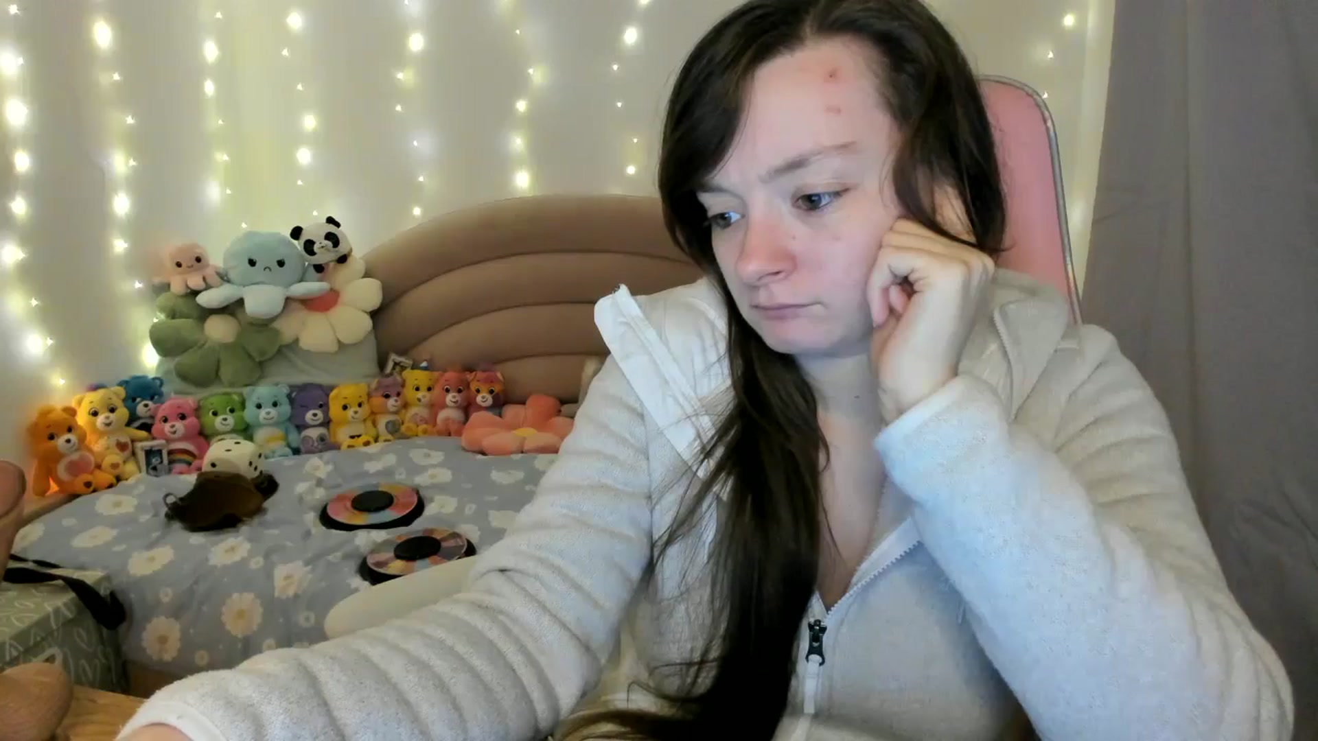 Gallery image thumbnail from JessieBear_'s myfreecams stream on, 10/29/2024, 18:03 image 17 of 20