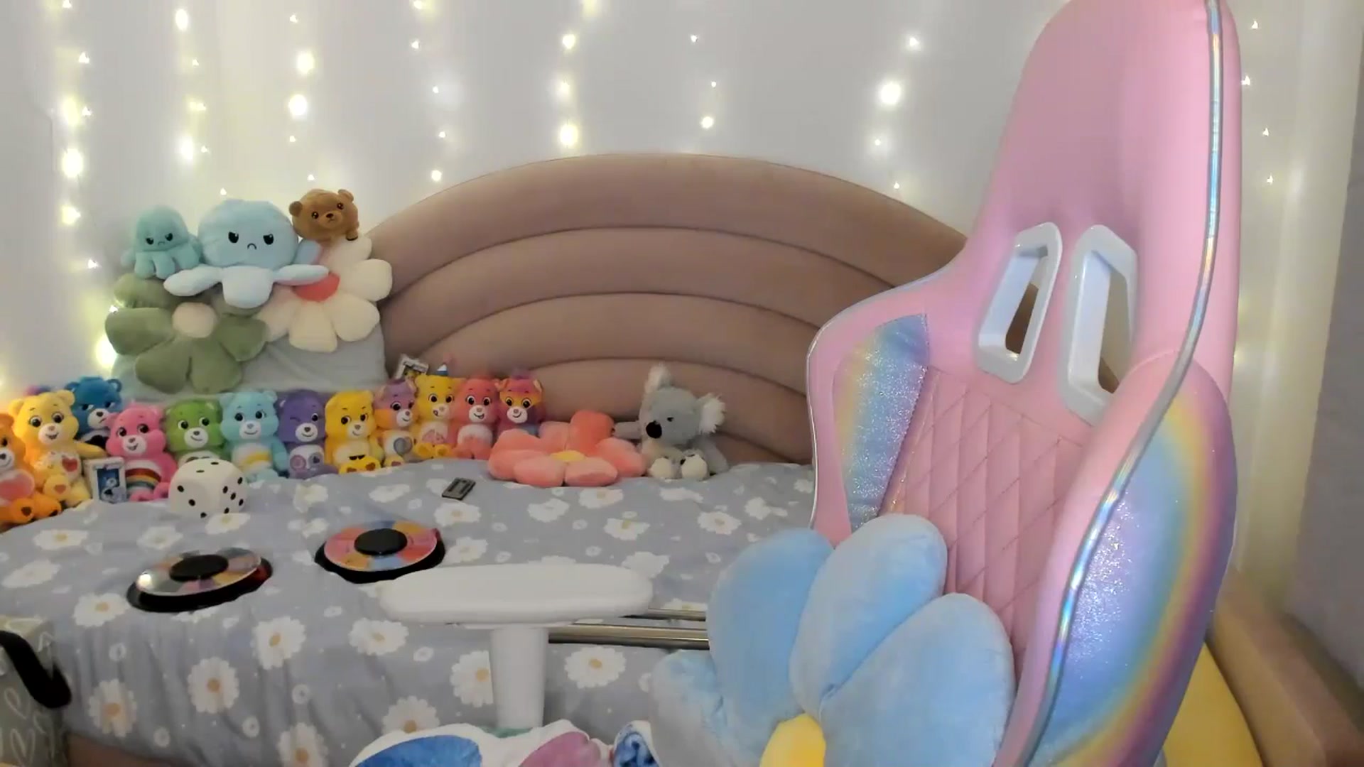 Gallery image thumbnail from JessieBear_'s myfreecams stream on, 11/01/2024, 18:08 image 17 of 20