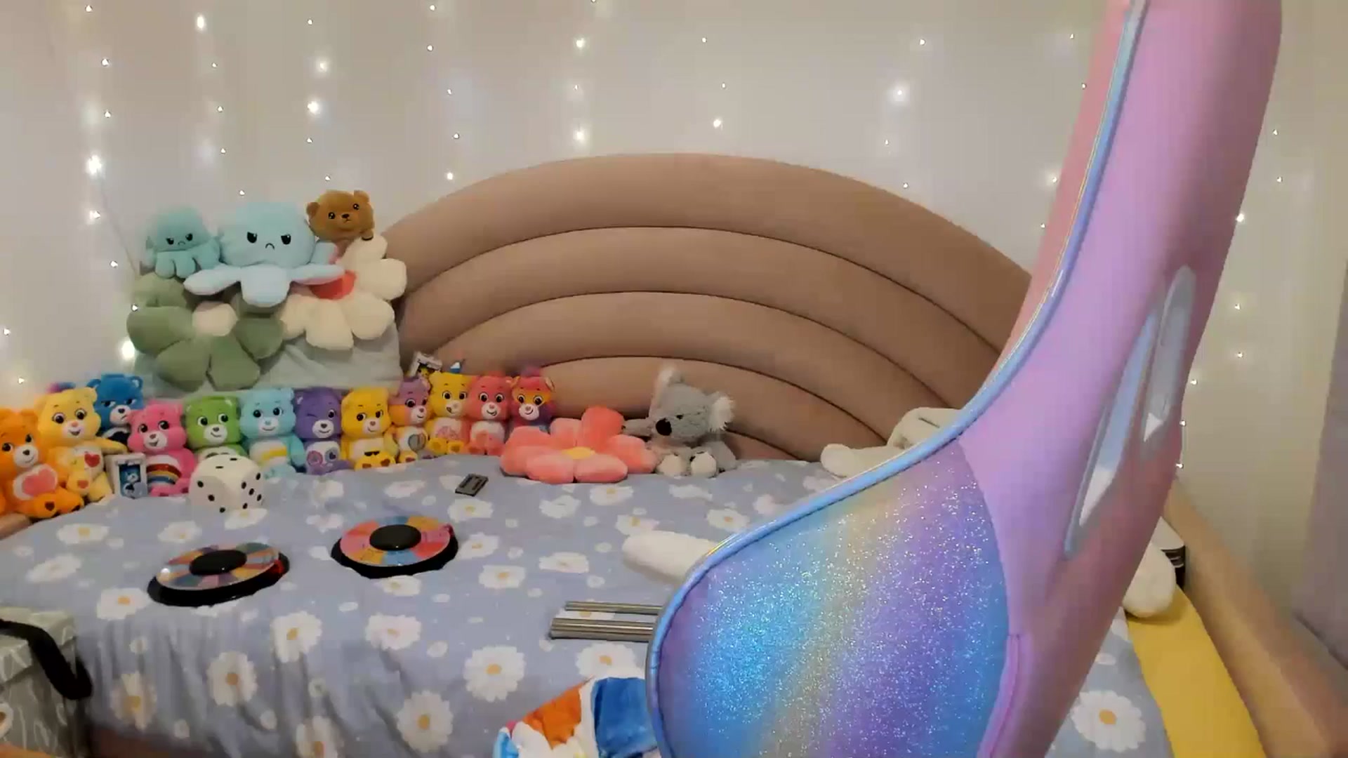 Gallery image thumbnail from JessieBear_'s myfreecams stream on, 11/01/2024, 18:08 image 12 of 20