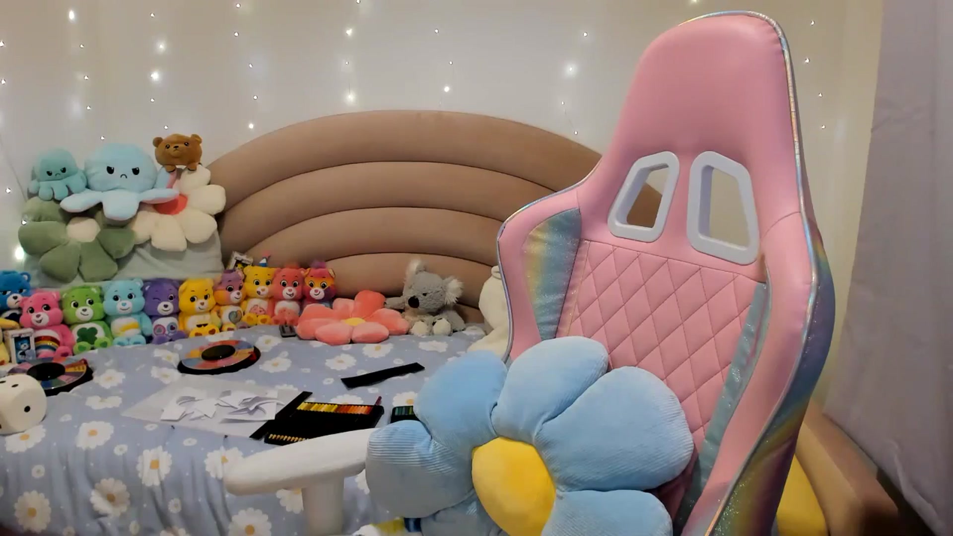 Gallery image thumbnail from JessieBear_'s myfreecams stream on, 11/07/2024, 18:18 image 11 of 20