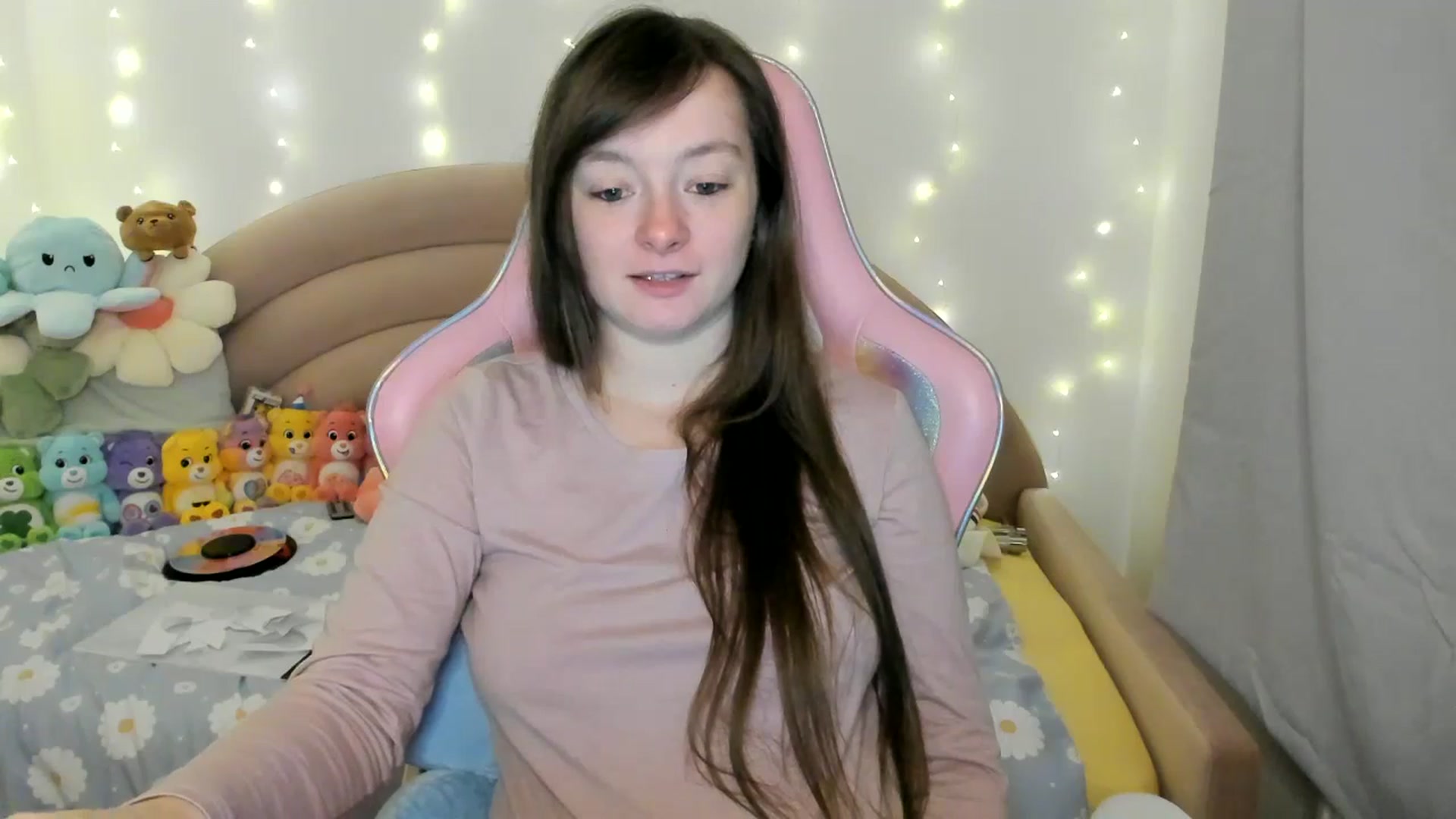 Gallery image thumbnail from JessieBear_'s myfreecams stream on, 11/07/2024, 18:18 image 18 of 20
