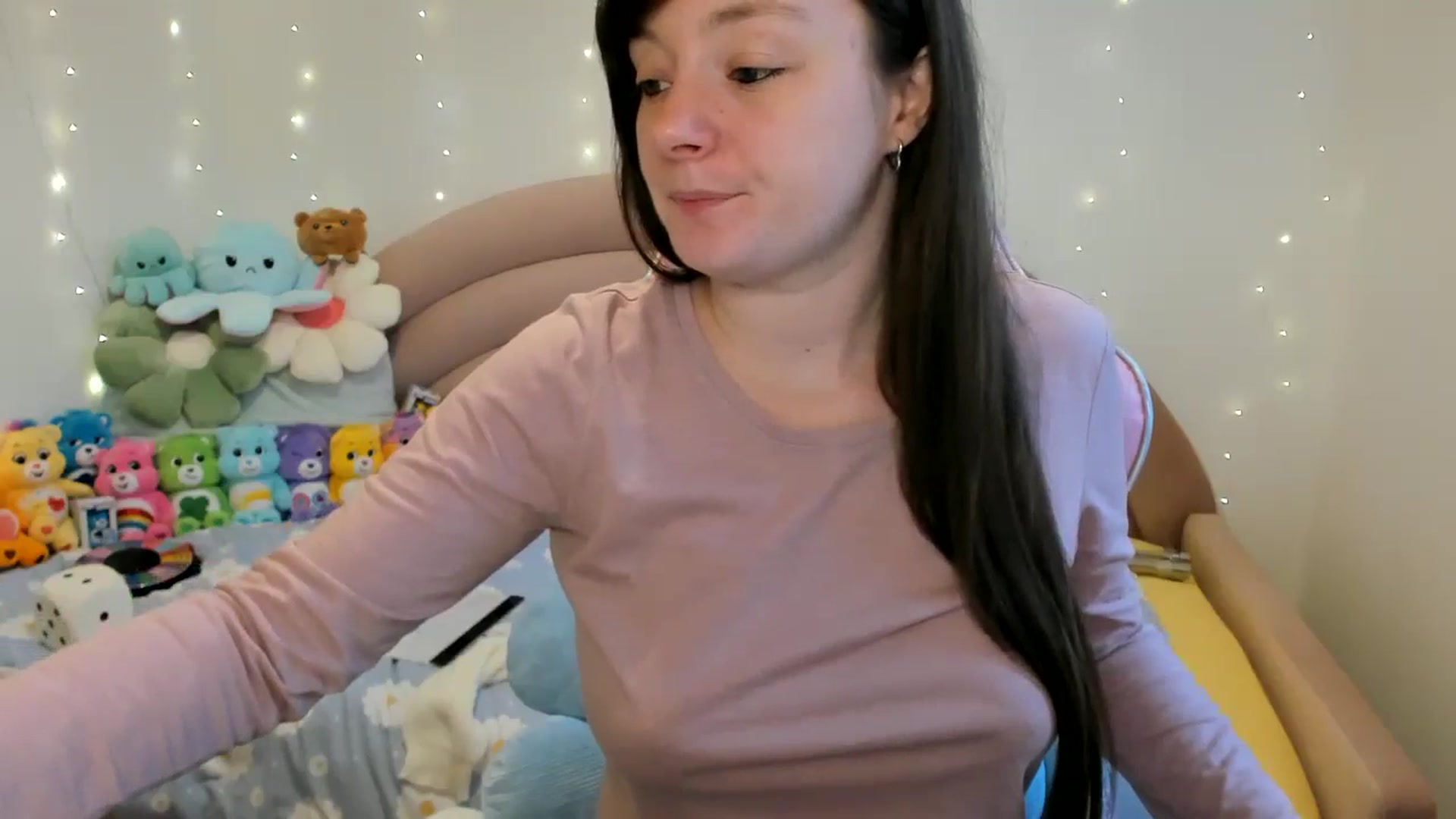 Gallery image thumbnail from JessieBear_'s myfreecams stream on, 11/07/2024, 18:18 image 3 of 20