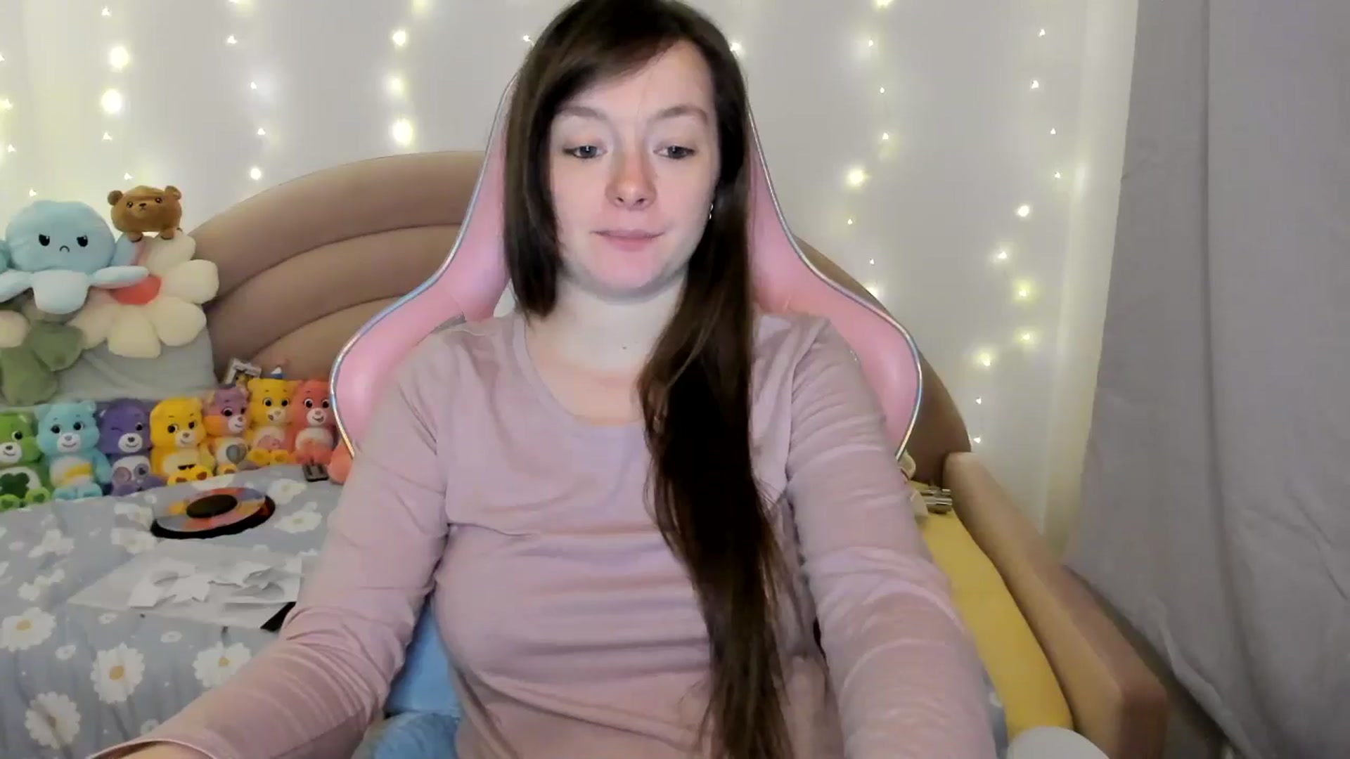 Gallery image thumbnail from JessieBear_'s myfreecams stream on, 11/07/2024, 18:18 image 17 of 20