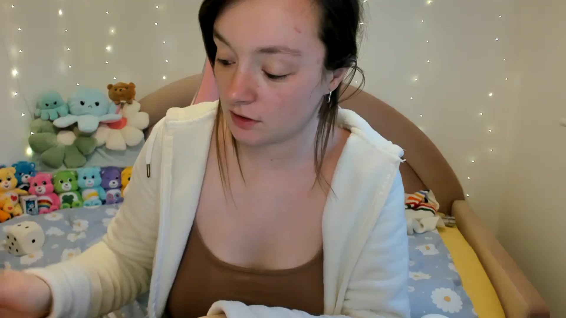 Gallery image thumbnail from JessieBear_'s myfreecams stream on, 11/08/2024, 15:50 image 2 of 20