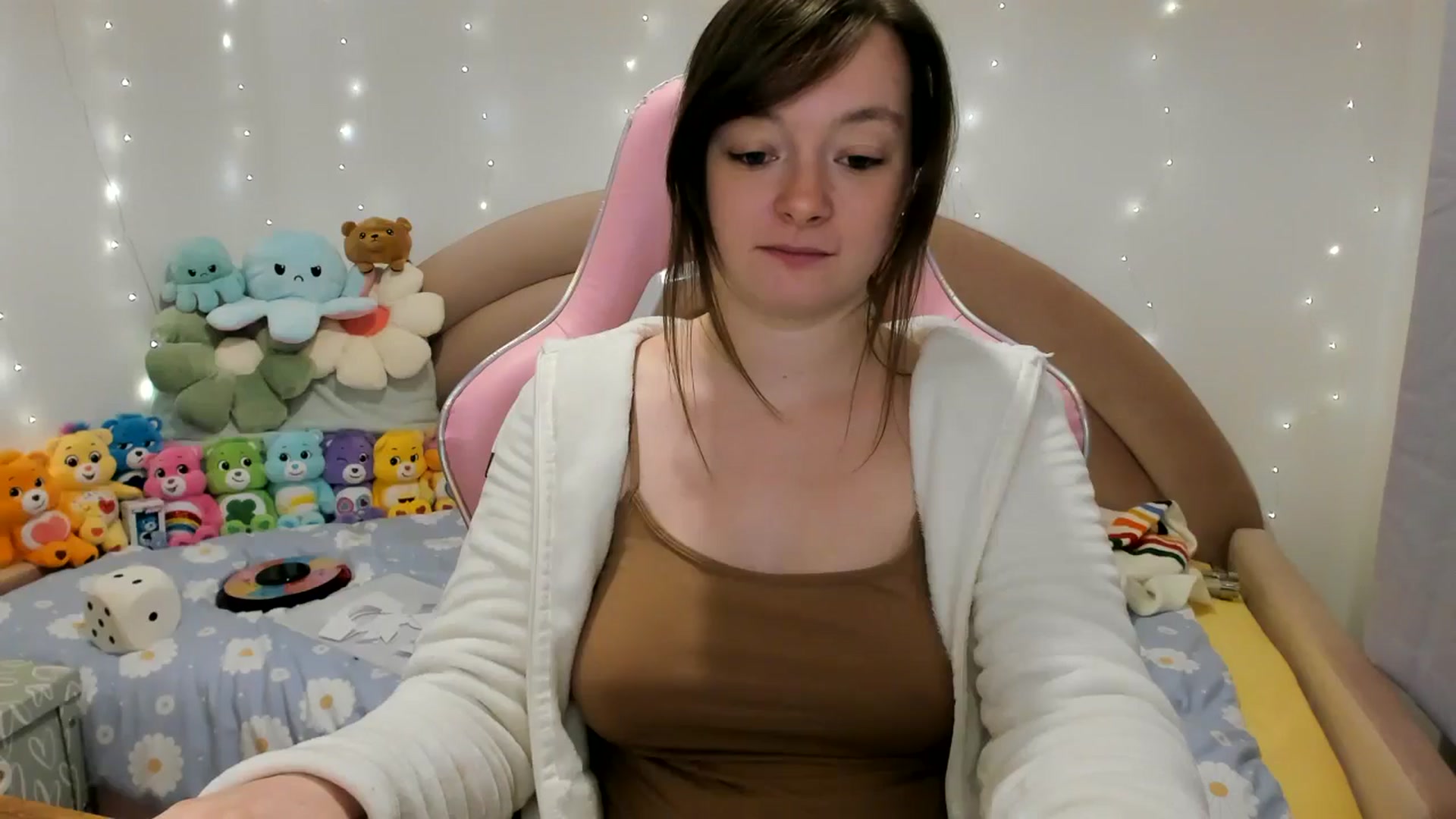 Gallery image thumbnail from JessieBear_'s myfreecams stream on, 11/08/2024, 17:59 image 12 of 20