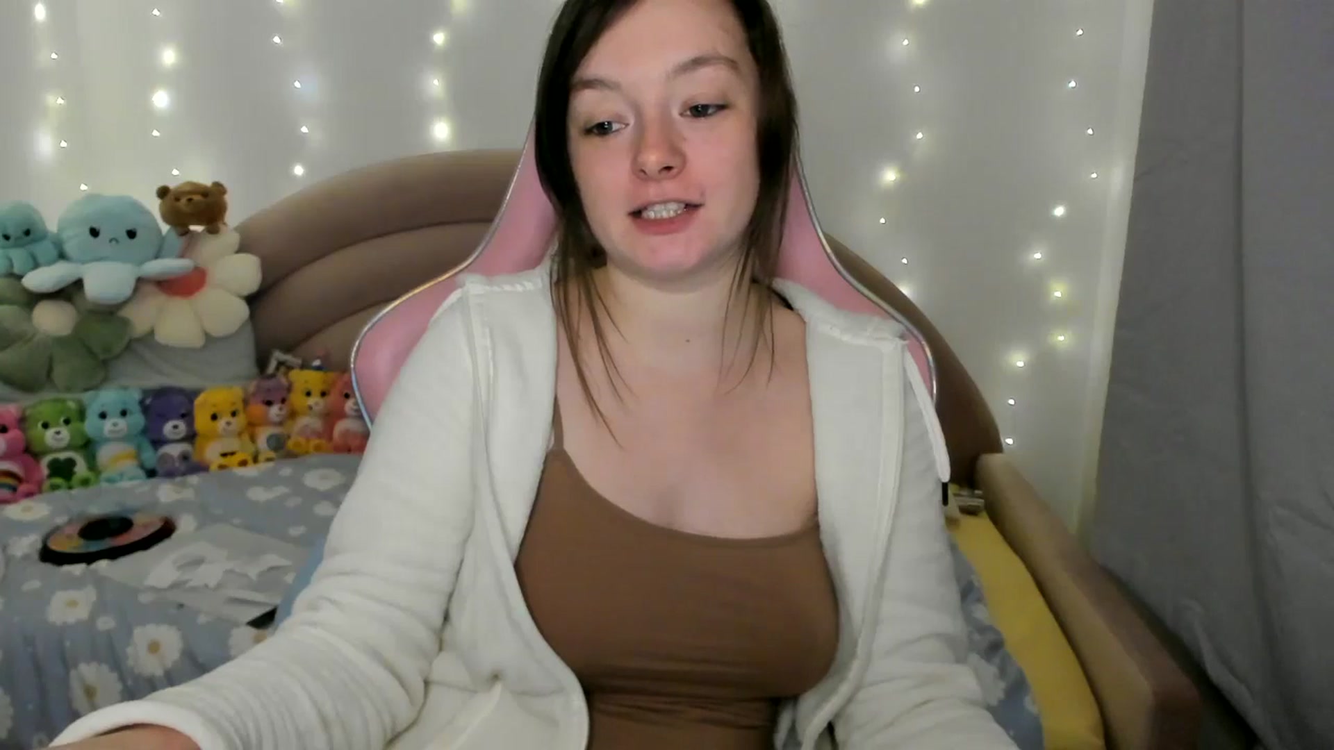 Gallery image thumbnail from JessieBear_'s myfreecams stream on, 11/08/2024, 17:59 image 19 of 20