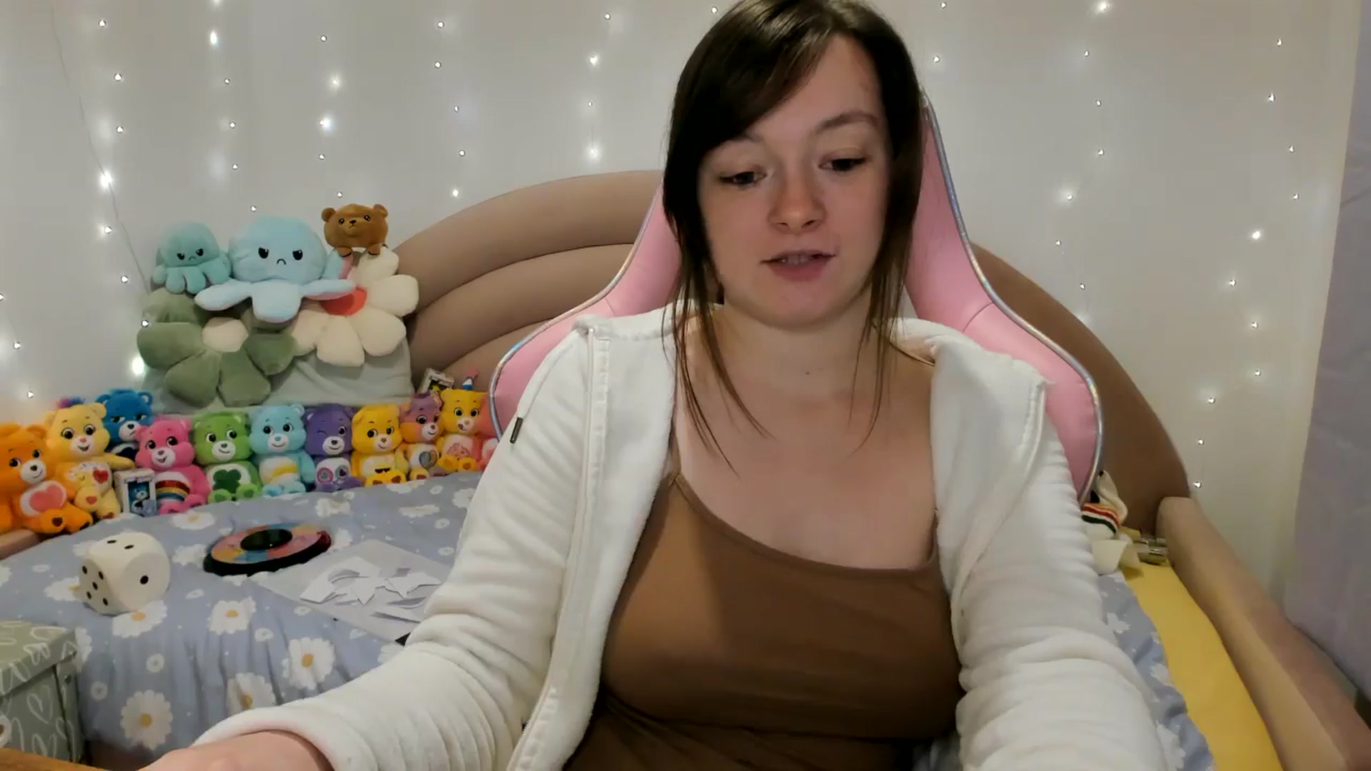 Gallery image thumbnail from JessieBear_'s myfreecams stream on, 11/08/2024, 17:59 image 11 of 20