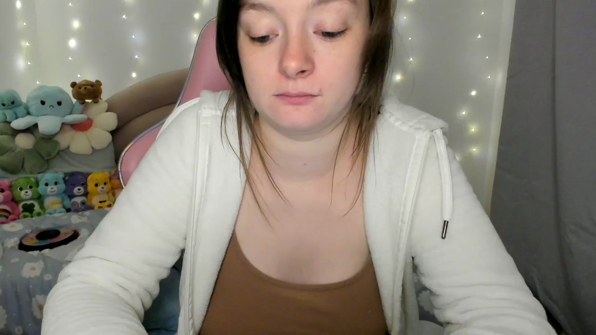 Gallery image thumbnail from JessieBear_'s myfreecams stream on, 11/08/2024, 17:59 image 18 of 20