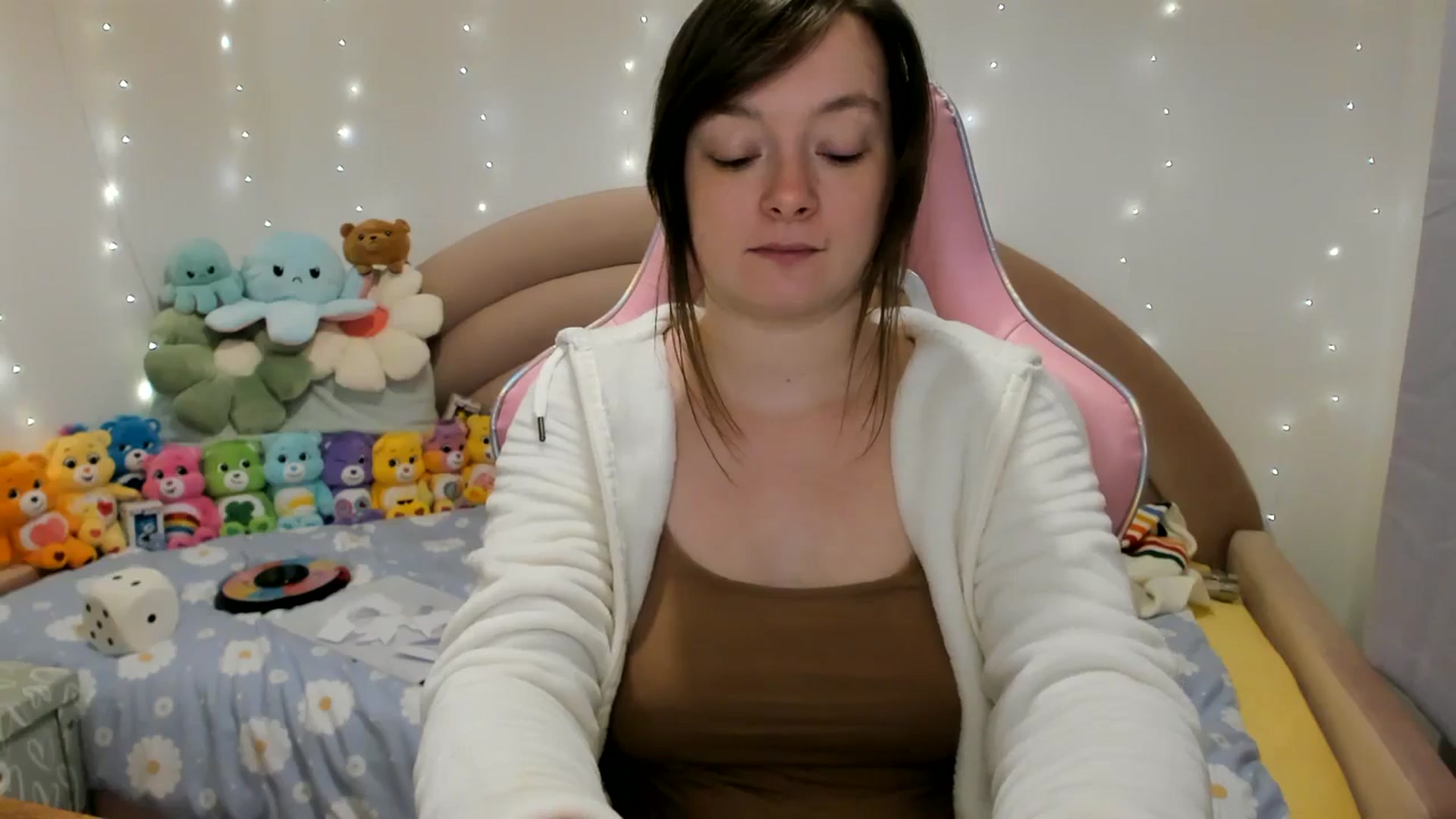 Gallery image thumbnail from JessieBear_'s myfreecams stream on, 11/08/2024, 17:59 image 8 of 20