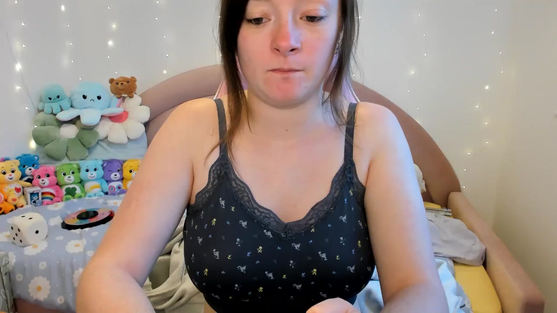Gallery image thumbnail from JessieBear_'s myfreecams stream on, 11/11/2024, 16:24 image 10 of 20