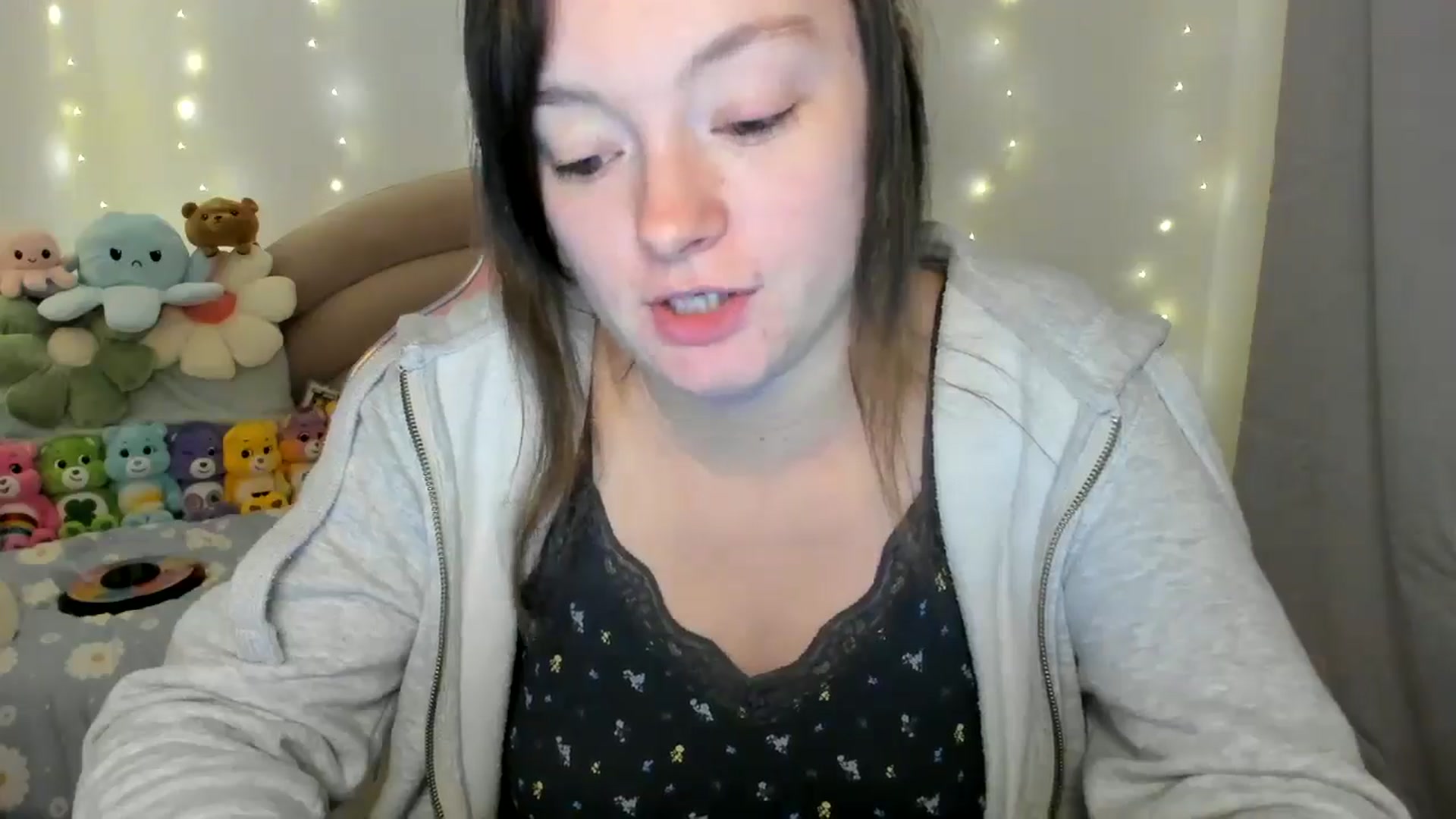 Gallery image thumbnail from JessieBear_'s myfreecams stream on, 11/11/2024, 18:03 image 5 of 20