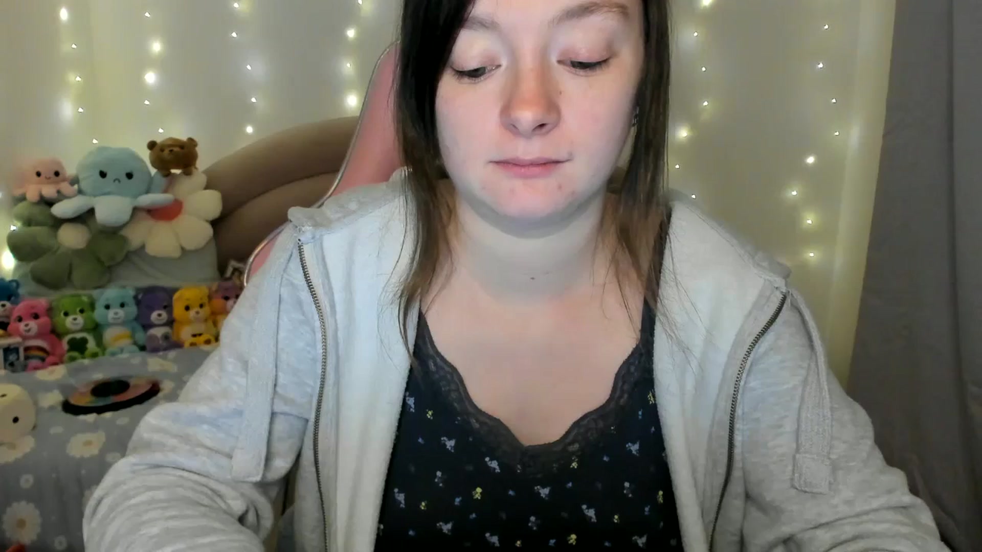 Gallery image thumbnail from JessieBear_'s myfreecams stream on, 11/11/2024, 18:03 image 6 of 20