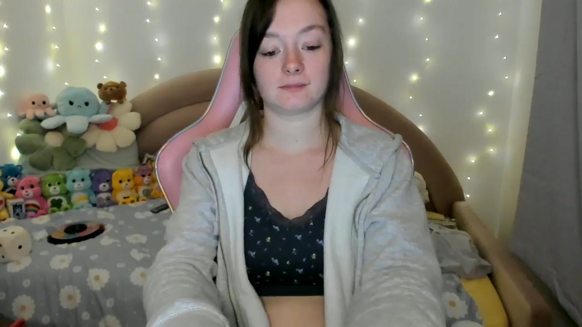 Gallery image thumbnail from JessieBear_'s myfreecams stream on, 11/11/2024, 18:03 image 3 of 20