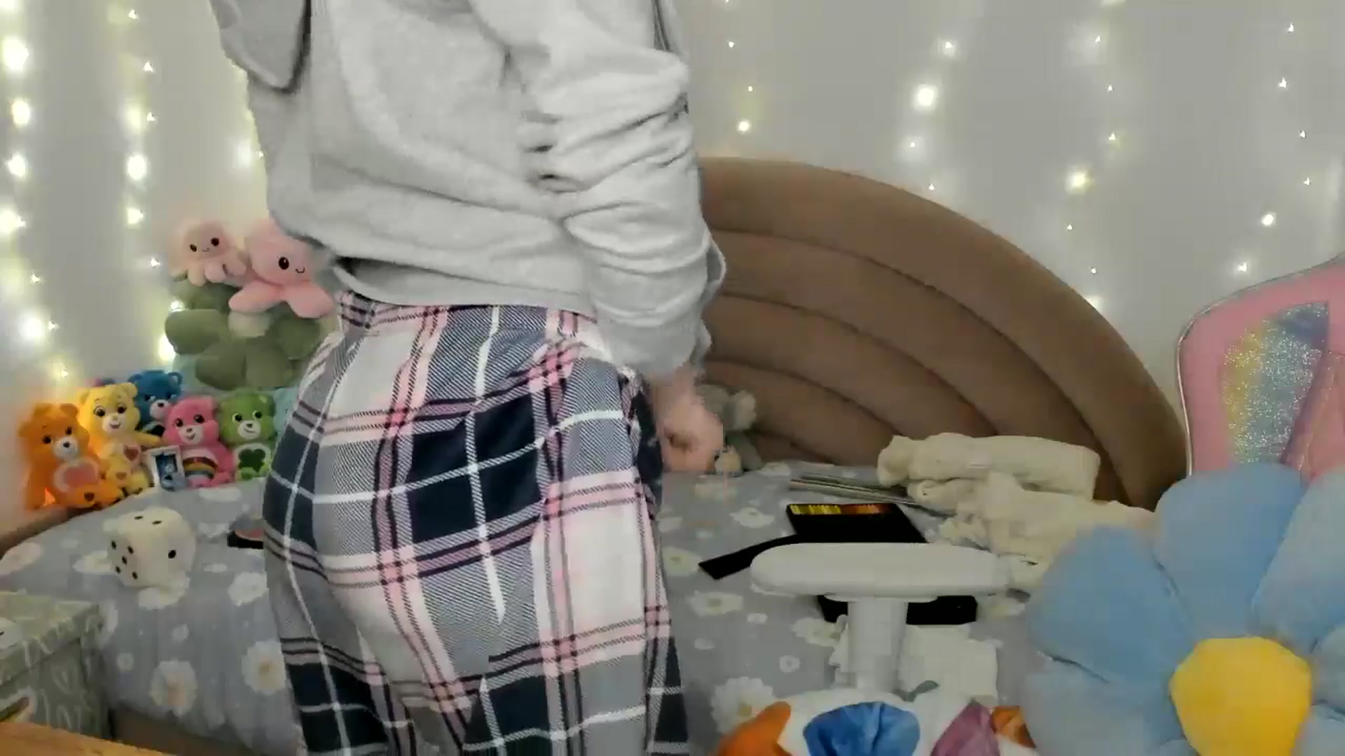 Gallery image thumbnail from JessieBear_'s myfreecams stream on, 11/14/2024, 18:05 image 17 of 20