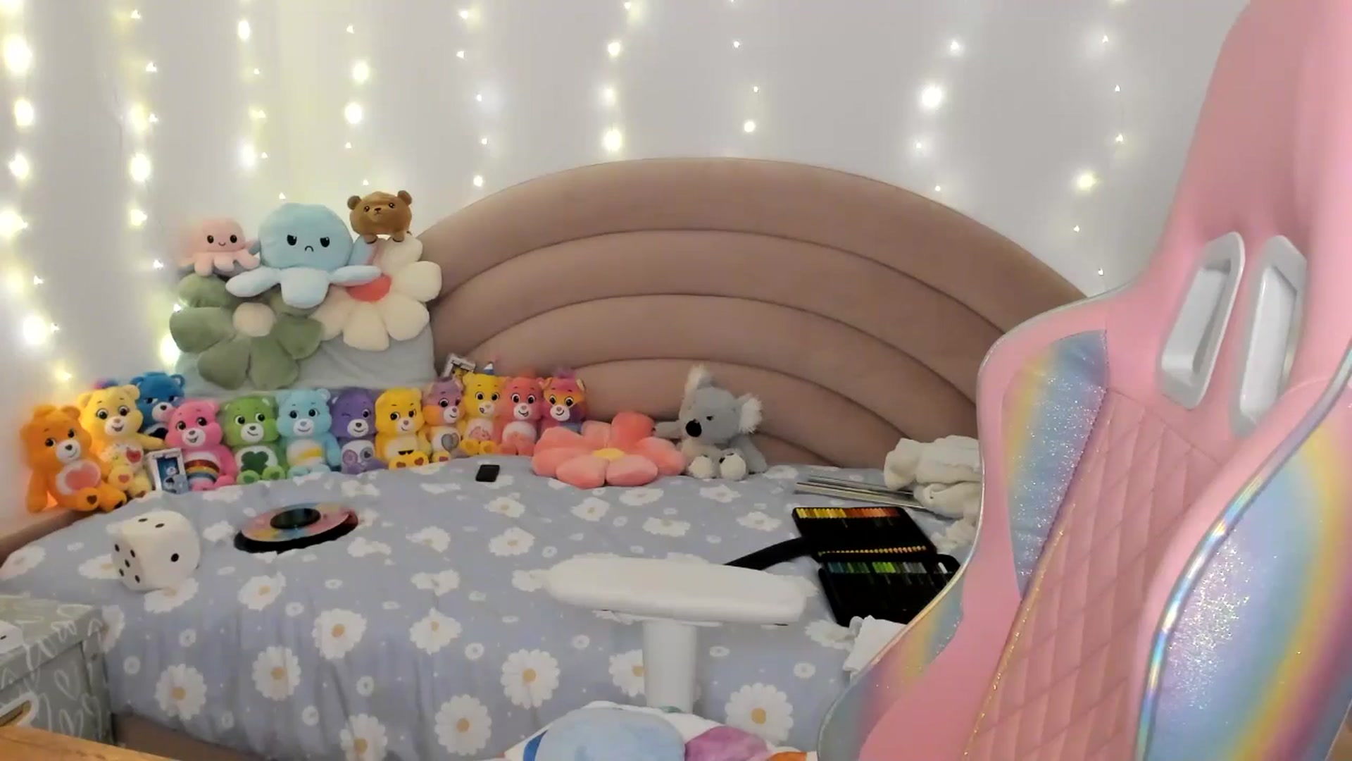 Gallery image thumbnail from JessieBear_'s myfreecams stream on, 11/14/2024, 18:05 image 10 of 20