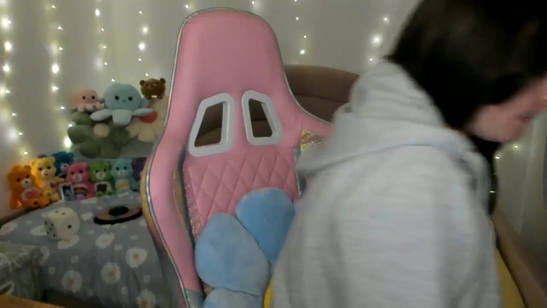 Gallery image thumbnail from JessieBear_'s myfreecams stream on, 11/14/2024, 18:05 image 13 of 20