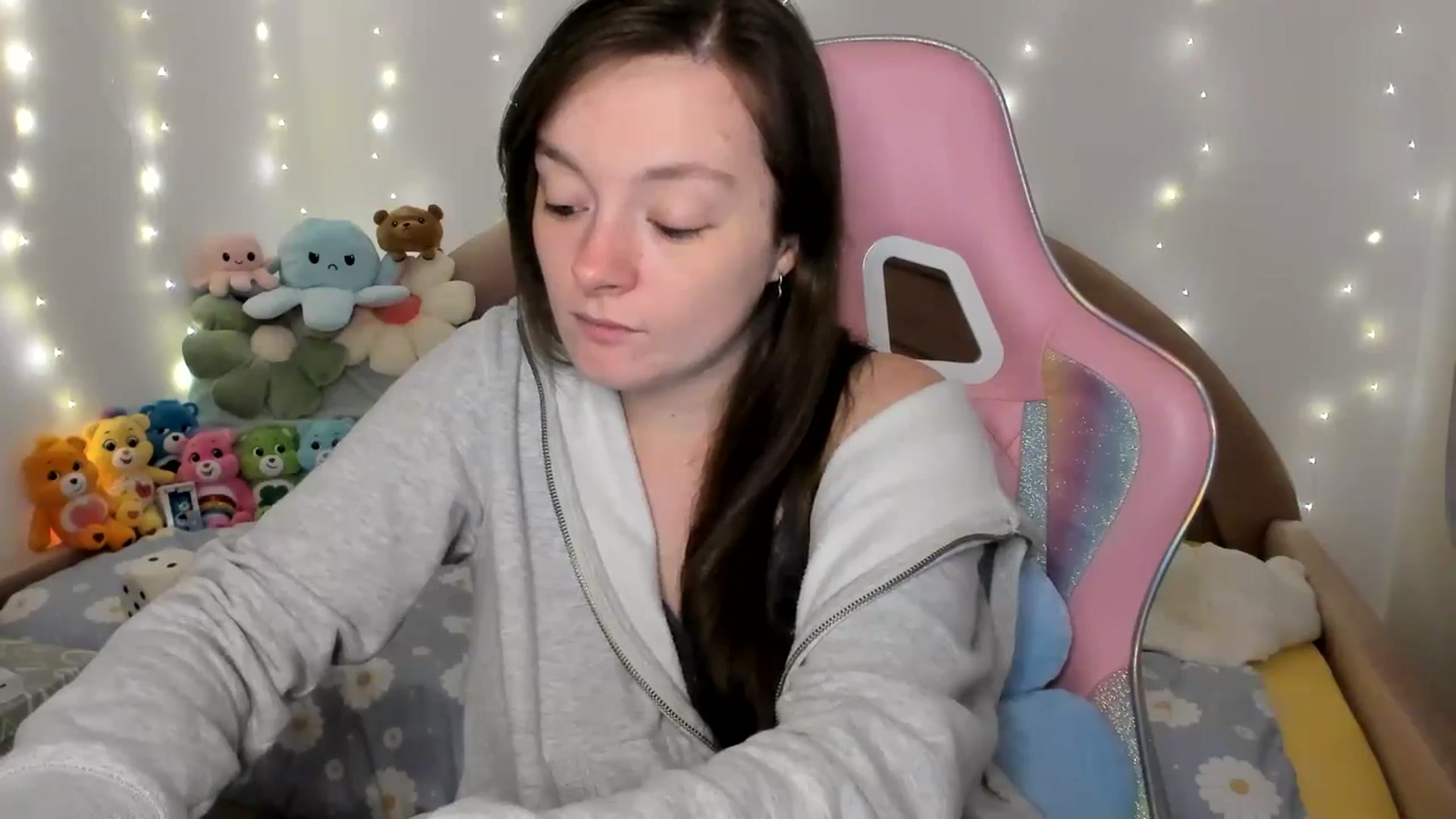 Gallery image thumbnail from JessieBear_'s myfreecams stream on, 11/14/2024, 18:05 image 11 of 20