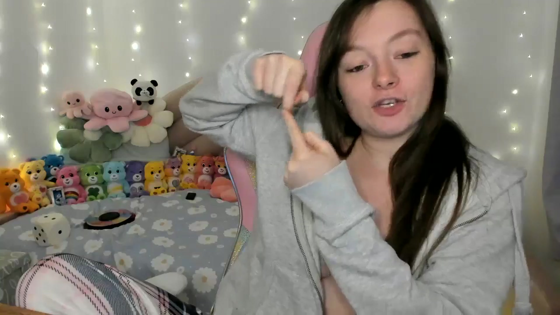 Gallery image thumbnail from JessieBear_'s myfreecams stream on, 11/14/2024, 18:05 image 19 of 20