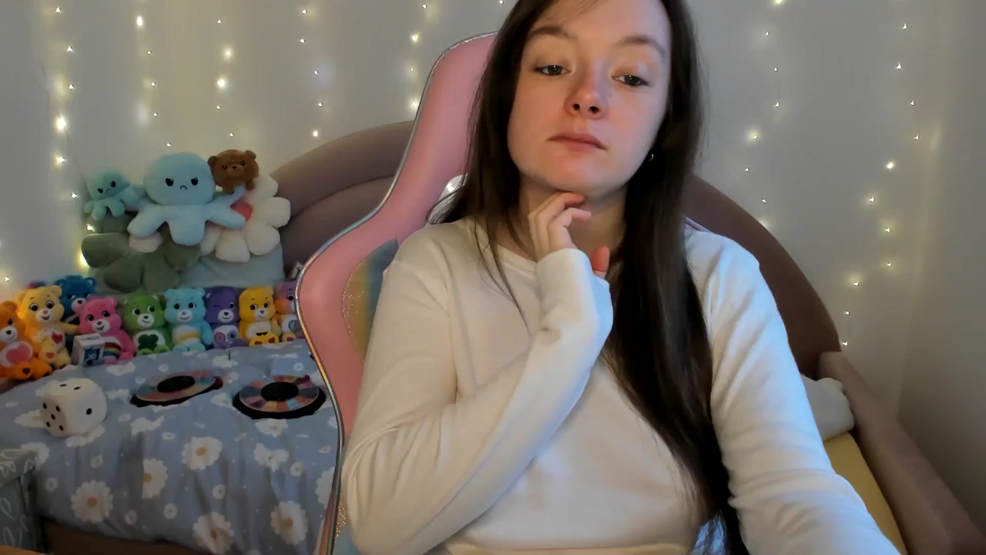 Gallery image thumbnail from JessieBear_'s myfreecams stream on, 11/18/2024, 16:48 image 5 of 20