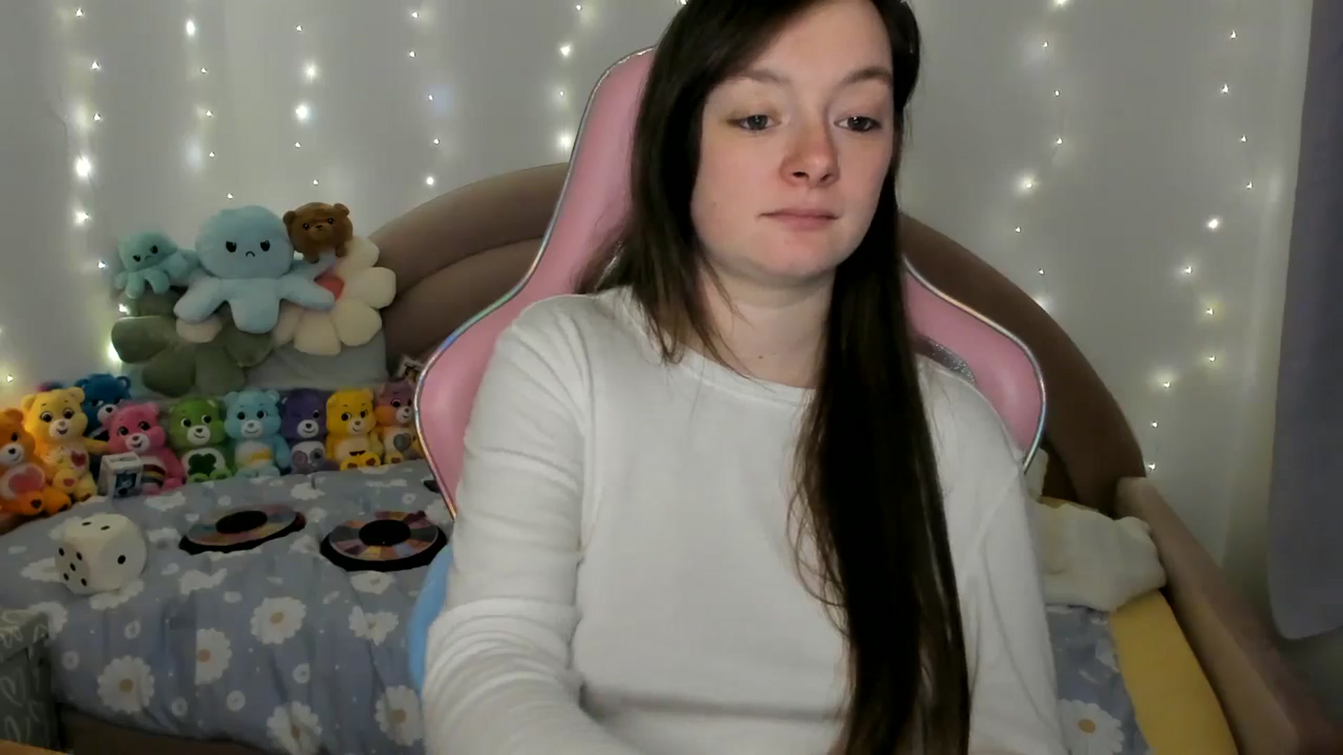 Gallery image thumbnail from JessieBear_'s myfreecams stream on, 11/18/2024, 16:48 image 18 of 20