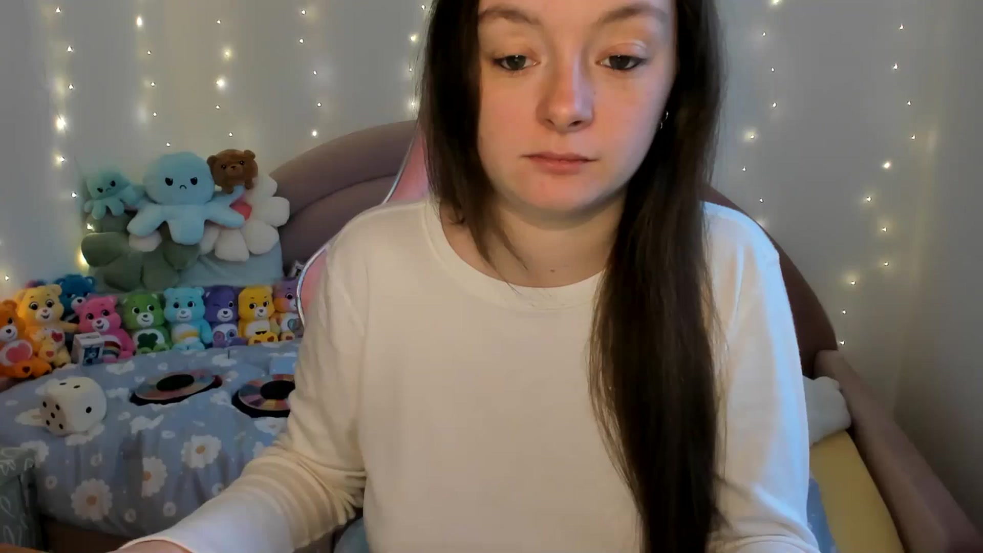 Gallery image thumbnail from JessieBear_'s myfreecams stream on, 11/18/2024, 16:48 image 1 of 20