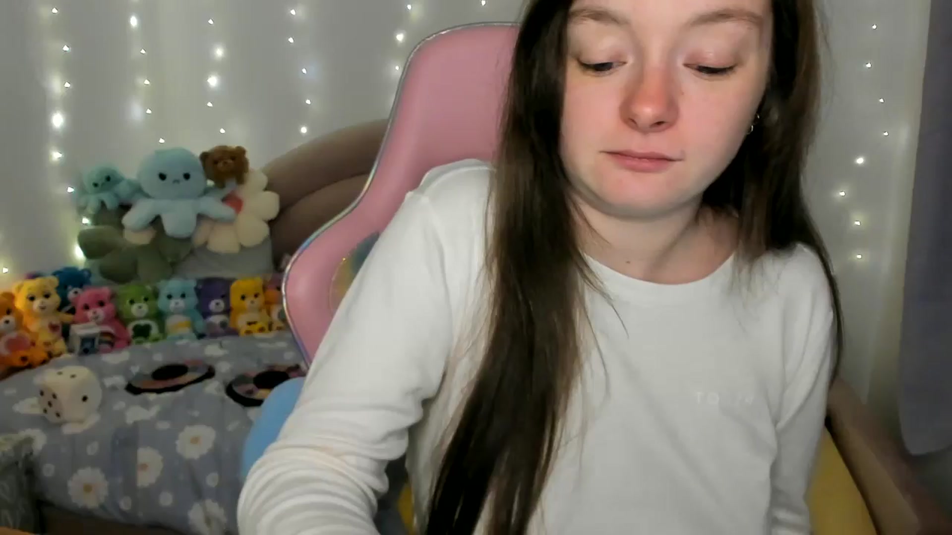 Gallery image thumbnail from JessieBear_'s myfreecams stream on, 11/18/2024, 16:48 image 11 of 20
