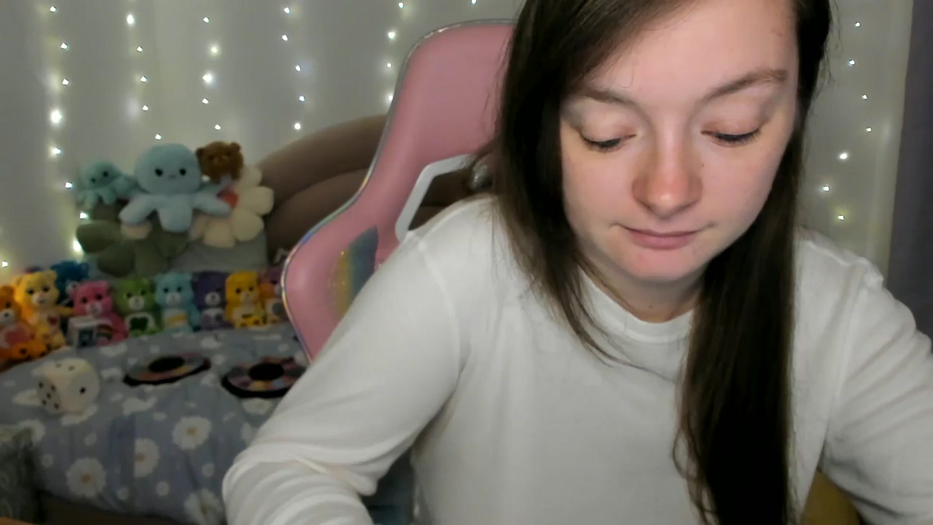 Gallery image thumbnail from JessieBear_'s myfreecams stream on, 11/18/2024, 16:48 image 16 of 20