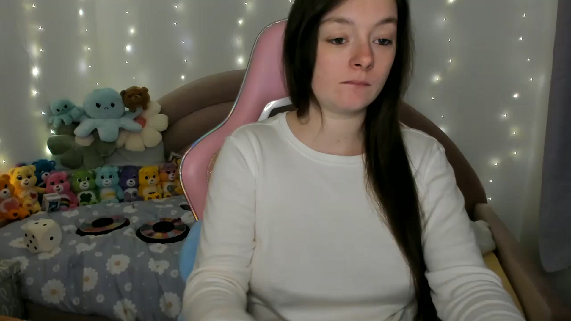 Gallery image thumbnail from JessieBear_'s myfreecams stream on, 11/18/2024, 16:48 image 12 of 20