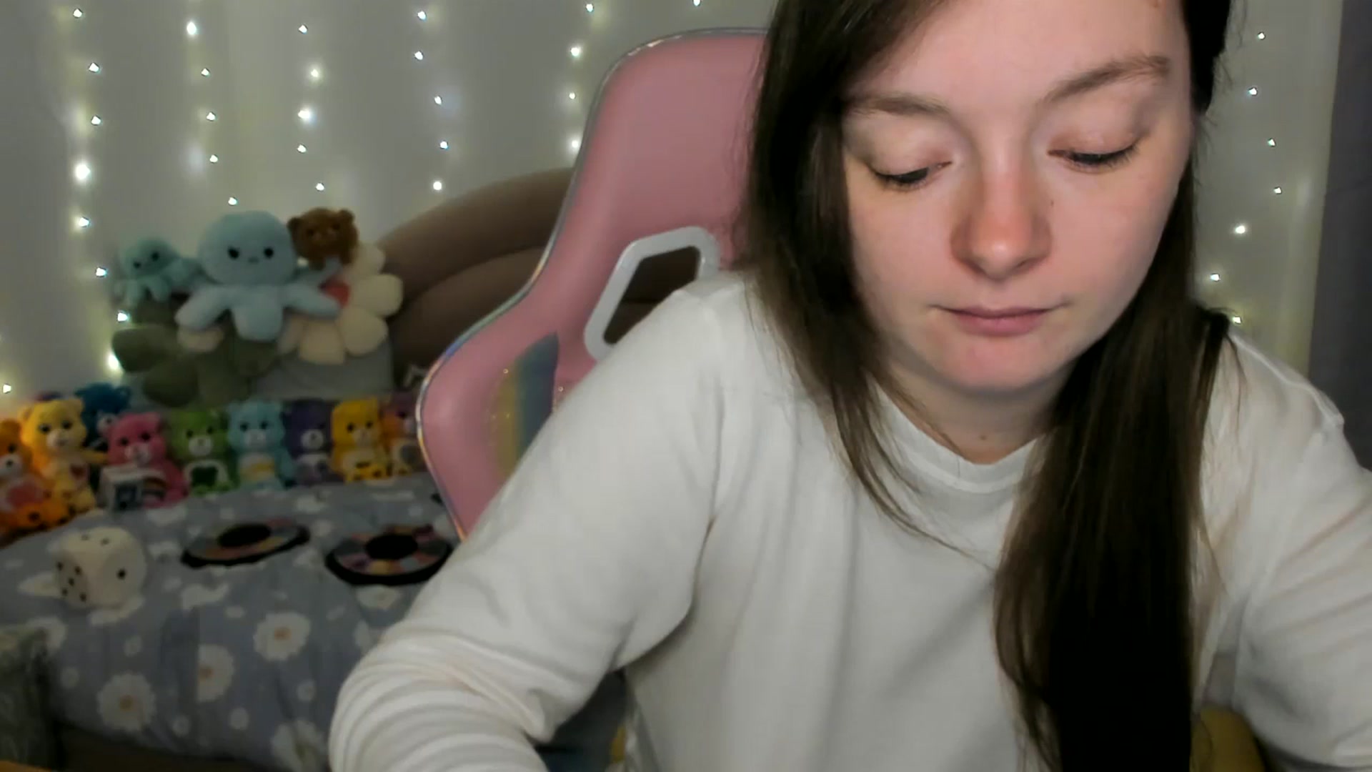 Gallery image thumbnail from JessieBear_'s myfreecams stream on, 11/18/2024, 16:48 image 15 of 20