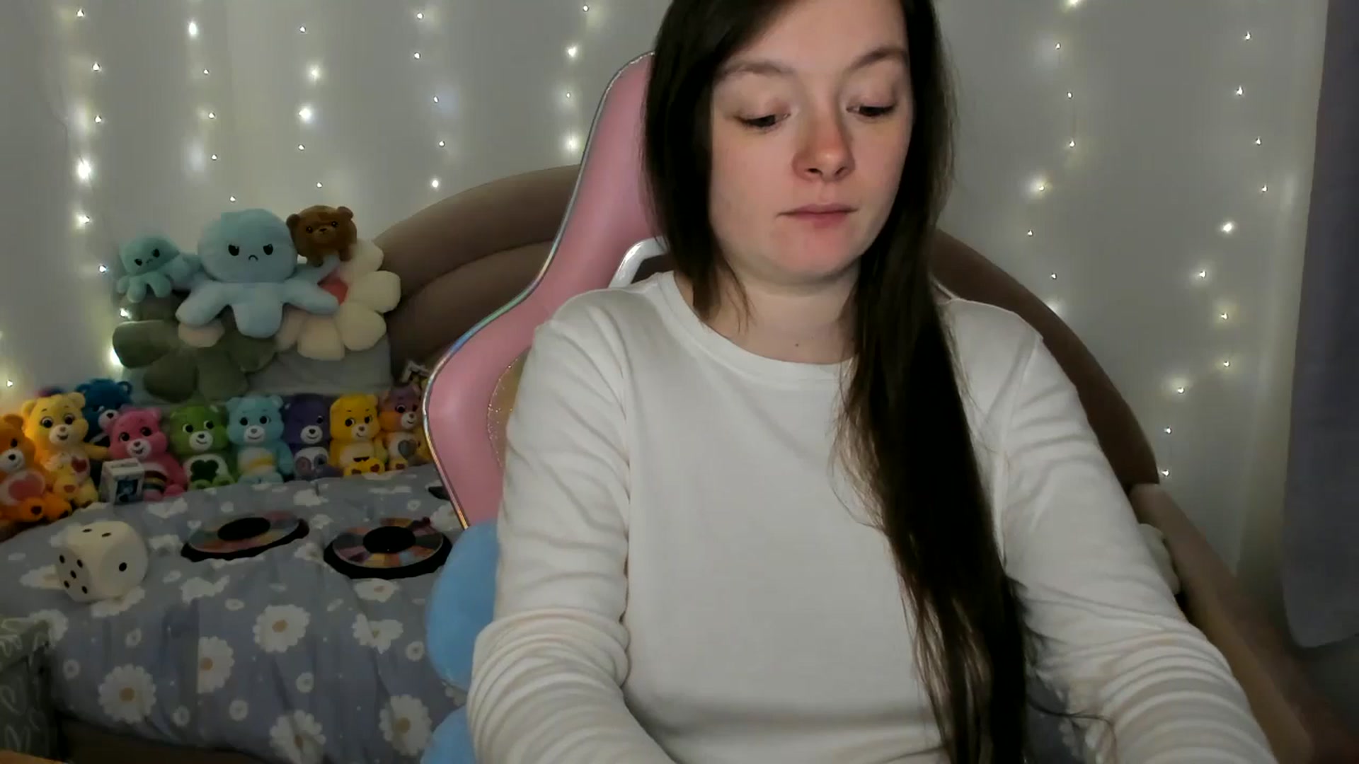 Gallery image thumbnail from JessieBear_'s myfreecams stream on, 11/18/2024, 16:48 image 13 of 20