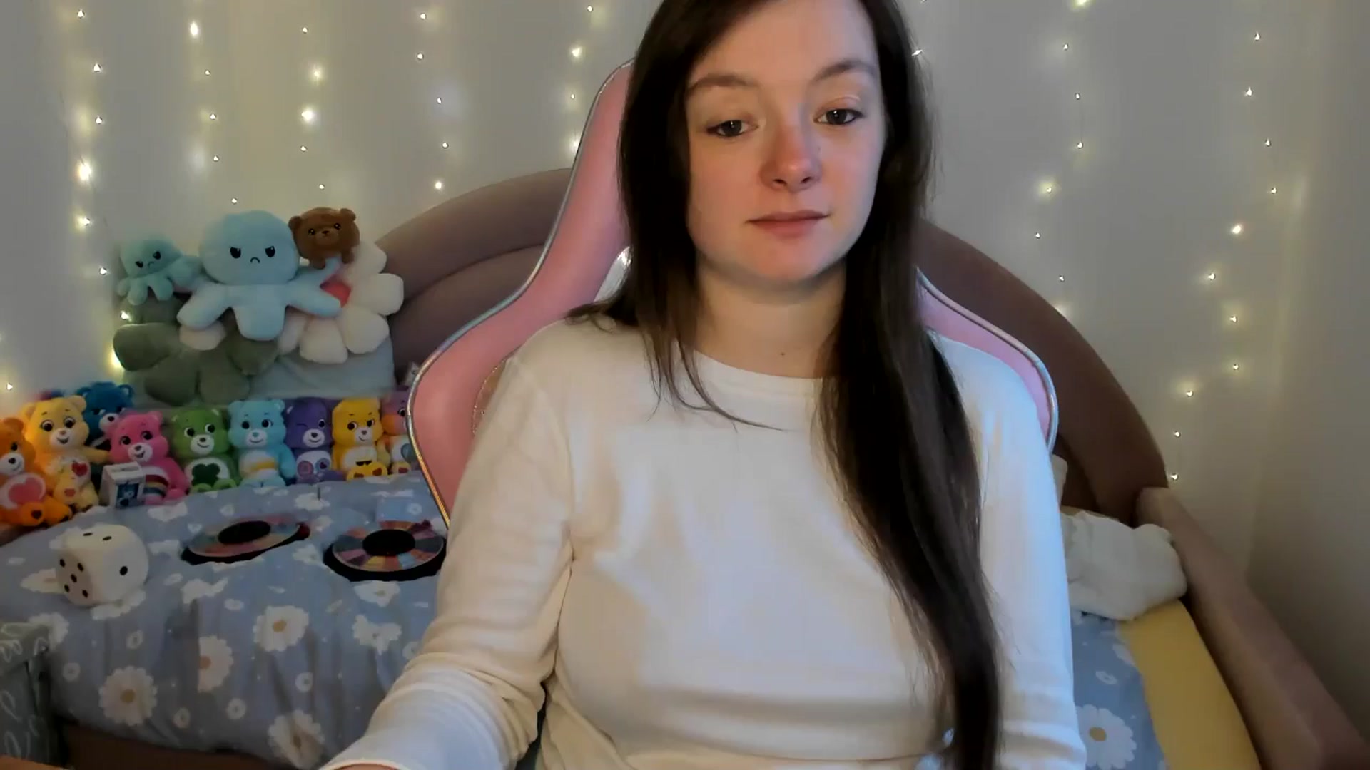 Gallery image thumbnail from JessieBear_'s myfreecams stream on, 11/18/2024, 16:48 image 6 of 20