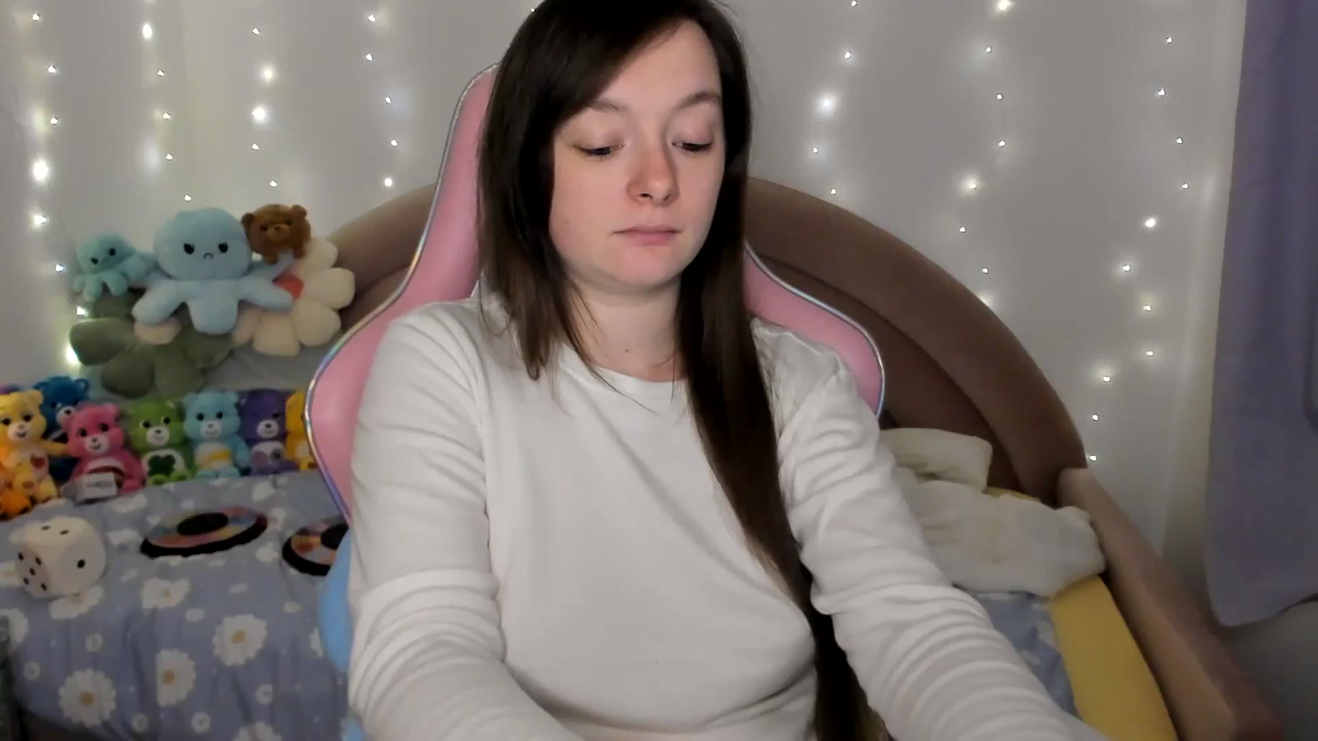 Gallery image thumbnail from JessieBear_'s myfreecams stream on, 11/18/2024, 17:27 image 16 of 20