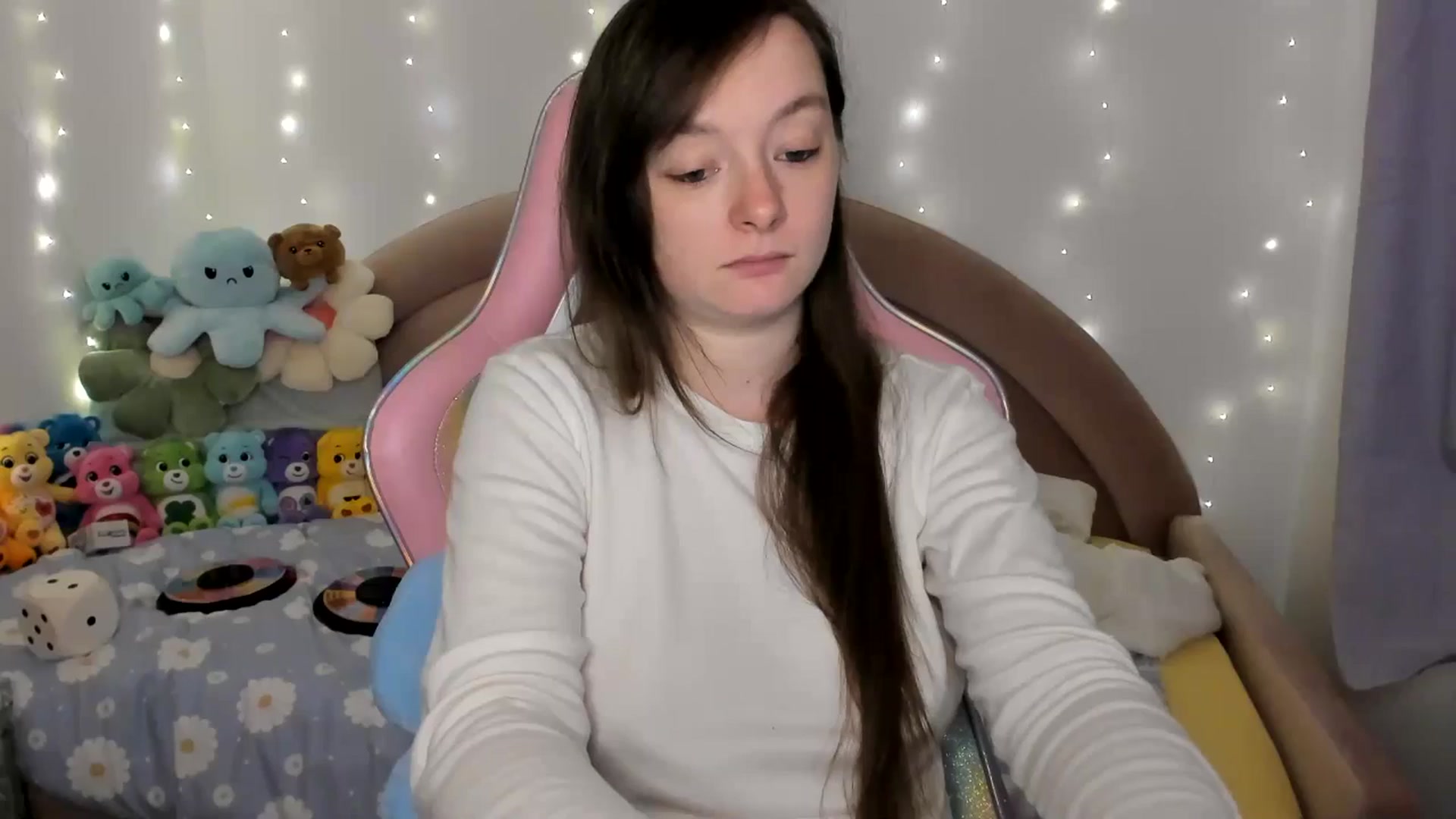 Gallery image thumbnail from JessieBear_'s myfreecams stream on, 11/18/2024, 17:27 image 9 of 20
