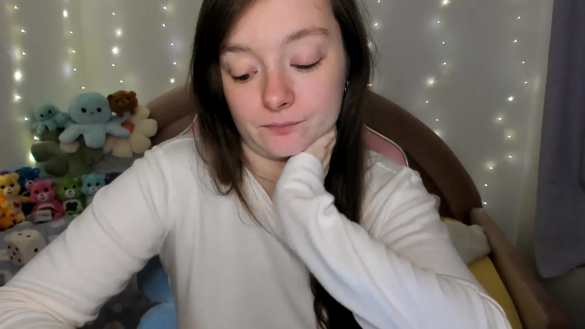 Gallery image thumbnail from JessieBear_'s myfreecams stream on, 11/18/2024, 17:27 image 6 of 20