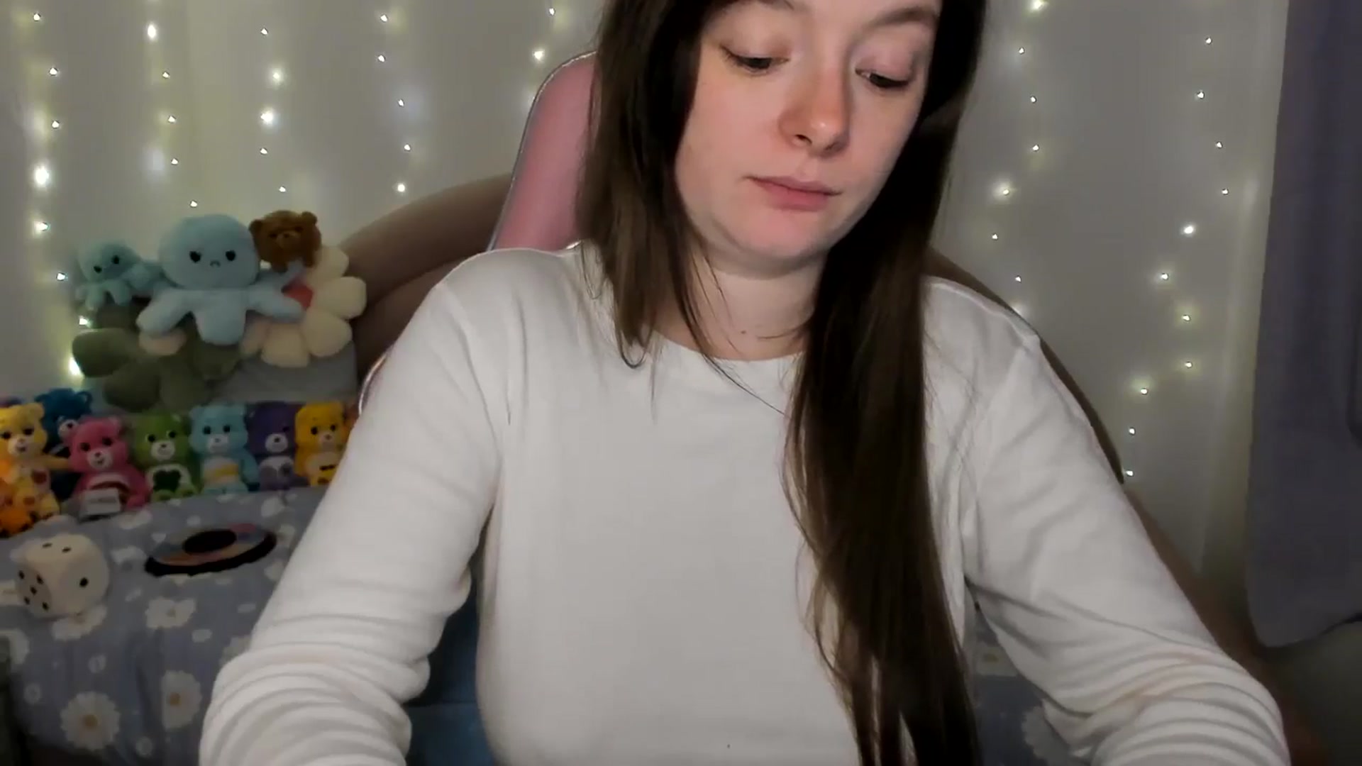Gallery image thumbnail from JessieBear_'s myfreecams stream on, 11/18/2024, 17:27 image 18 of 20
