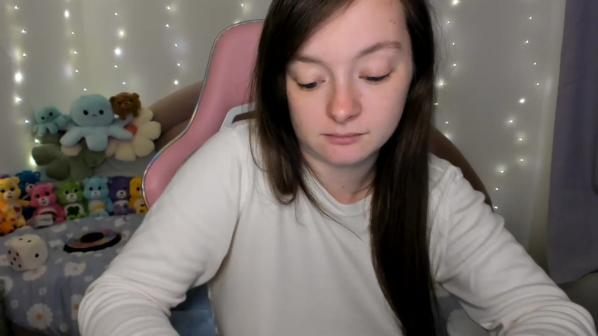 Gallery image thumbnail from JessieBear_'s myfreecams stream on, 11/18/2024, 17:27 image 17 of 20