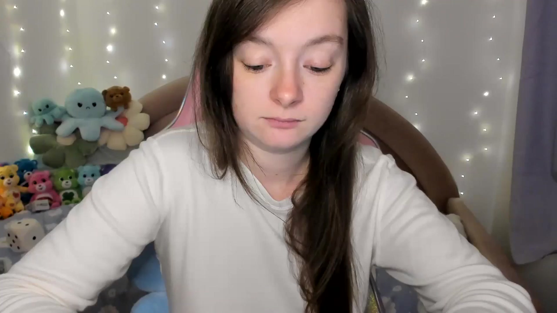 Gallery image thumbnail from JessieBear_'s myfreecams stream on, 11/18/2024, 17:27 image 8 of 20