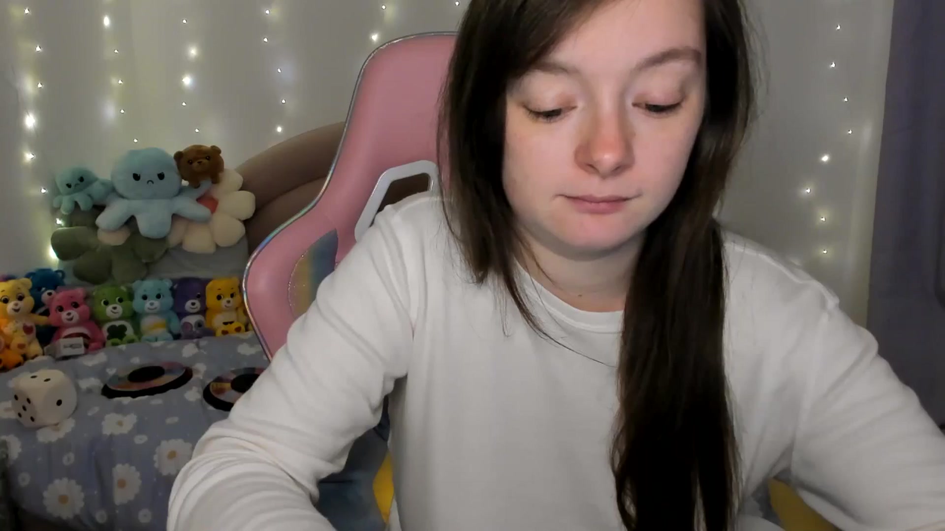 Gallery image thumbnail from JessieBear_'s myfreecams stream on, 11/18/2024, 17:27 image 4 of 20