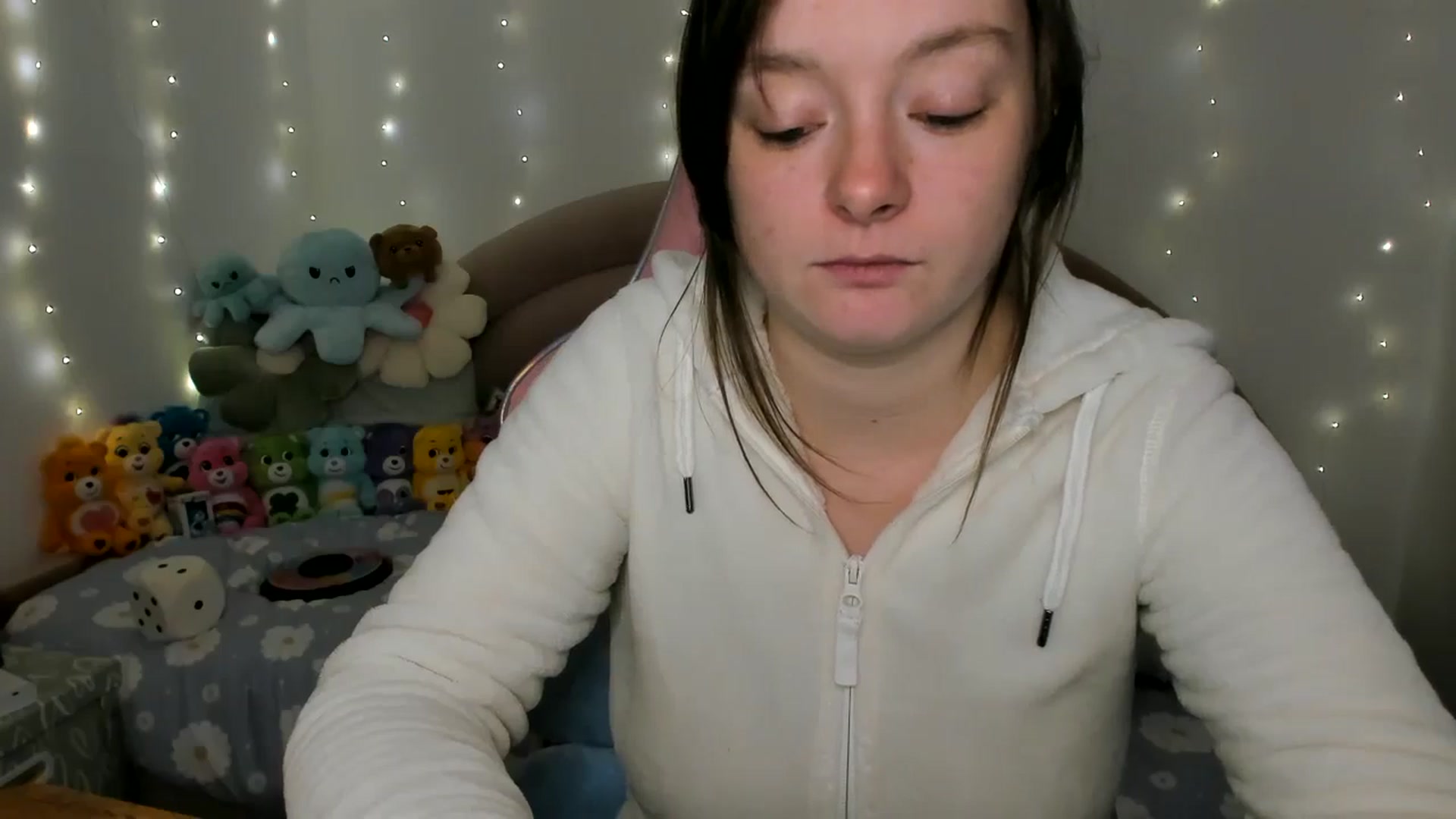 Gallery image thumbnail from JessieBear_'s myfreecams stream on, 11/20/2024, 17:08 image 18 of 20