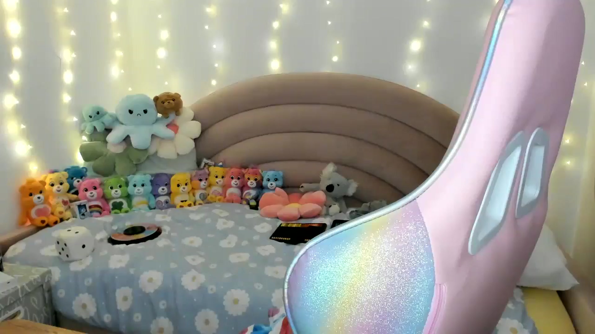 Gallery image thumbnail from JessieBear_'s myfreecams stream on, 11/21/2024, 17:12 image 14 of 20