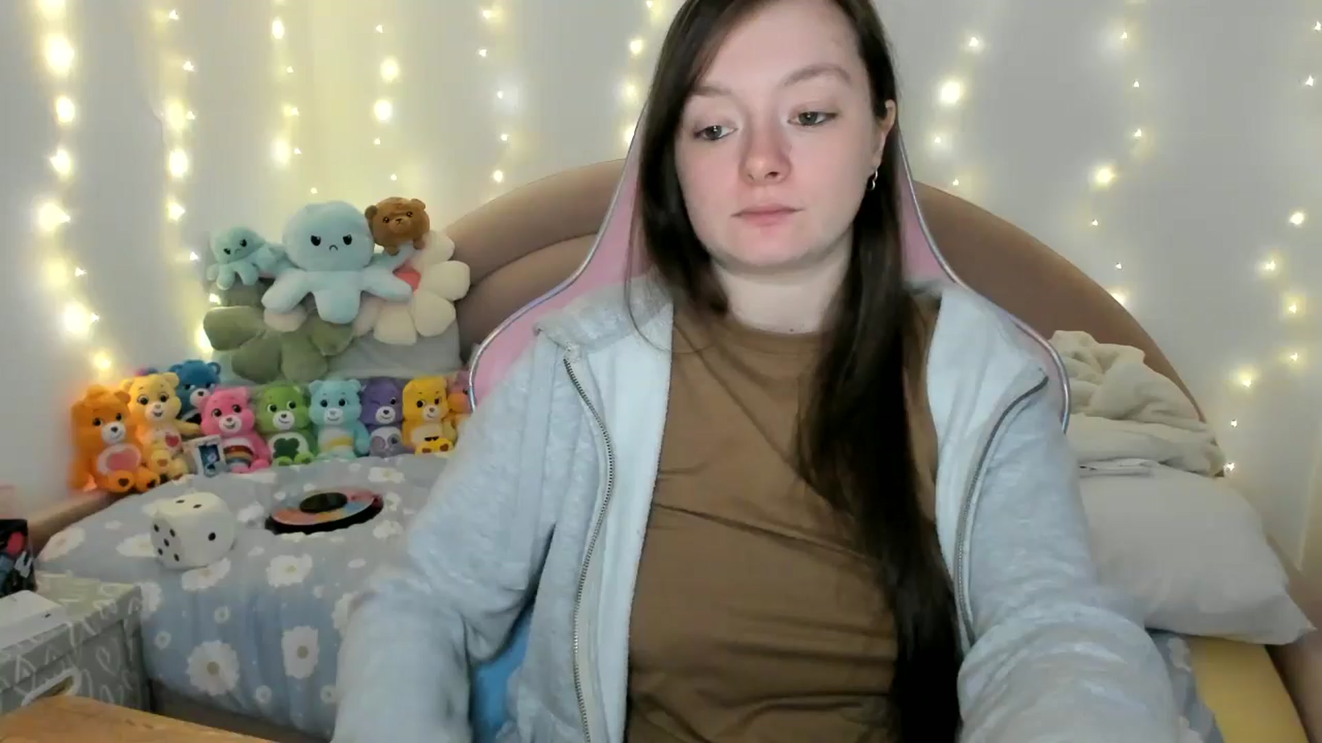 Gallery image thumbnail from JessieBear_'s myfreecams stream on, 11/21/2024, 17:48 image 11 of 20