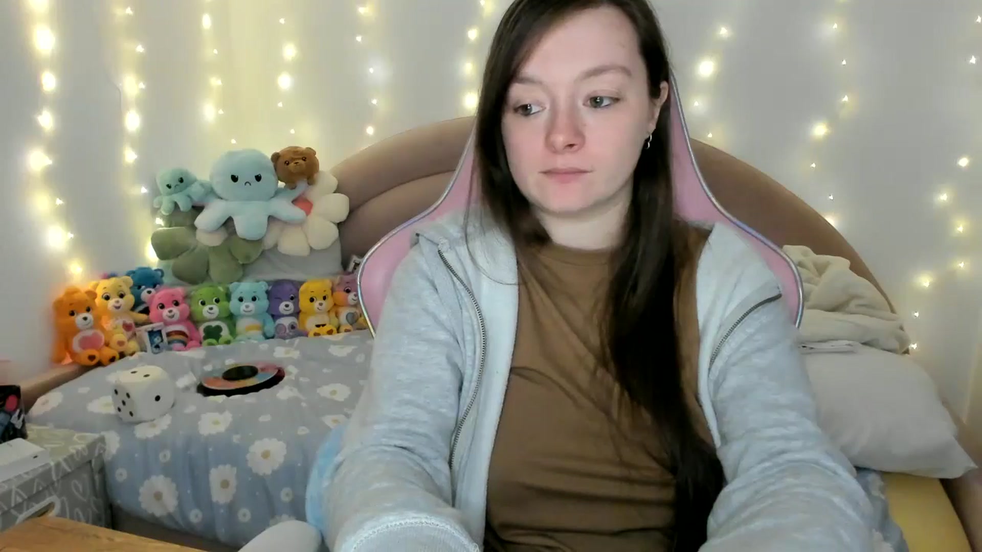 Gallery image thumbnail from JessieBear_'s myfreecams stream on, 11/21/2024, 17:48 image 18 of 20