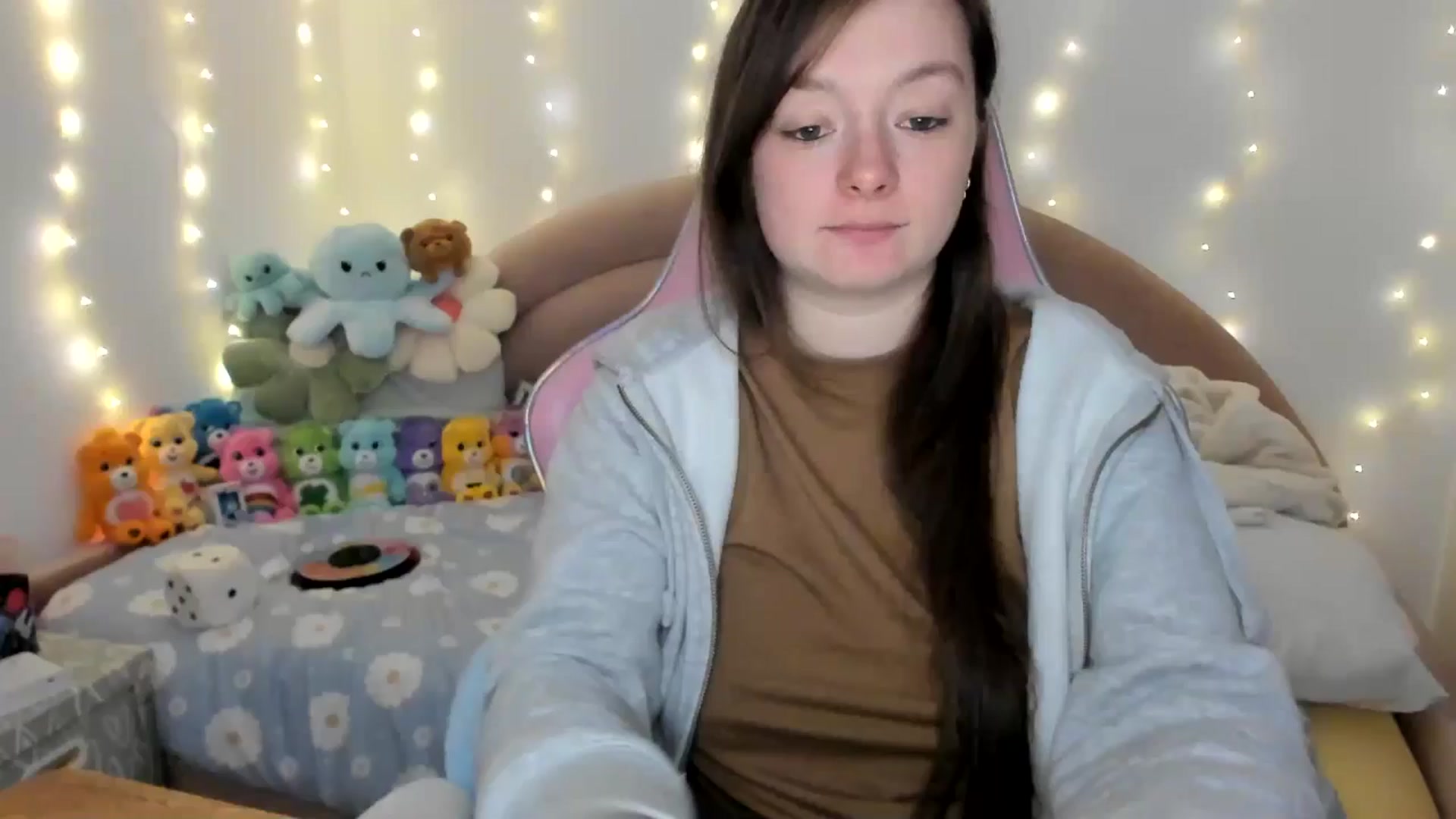 Gallery image thumbnail from JessieBear_'s myfreecams stream on, 11/21/2024, 17:48 image 3 of 20