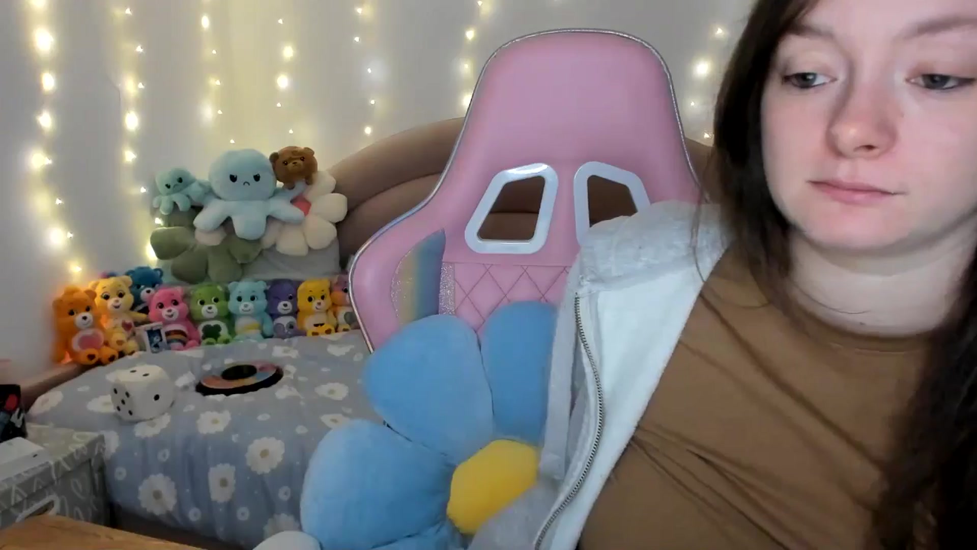 Gallery image thumbnail from JessieBear_'s myfreecams stream on, 11/21/2024, 17:48 image 7 of 20