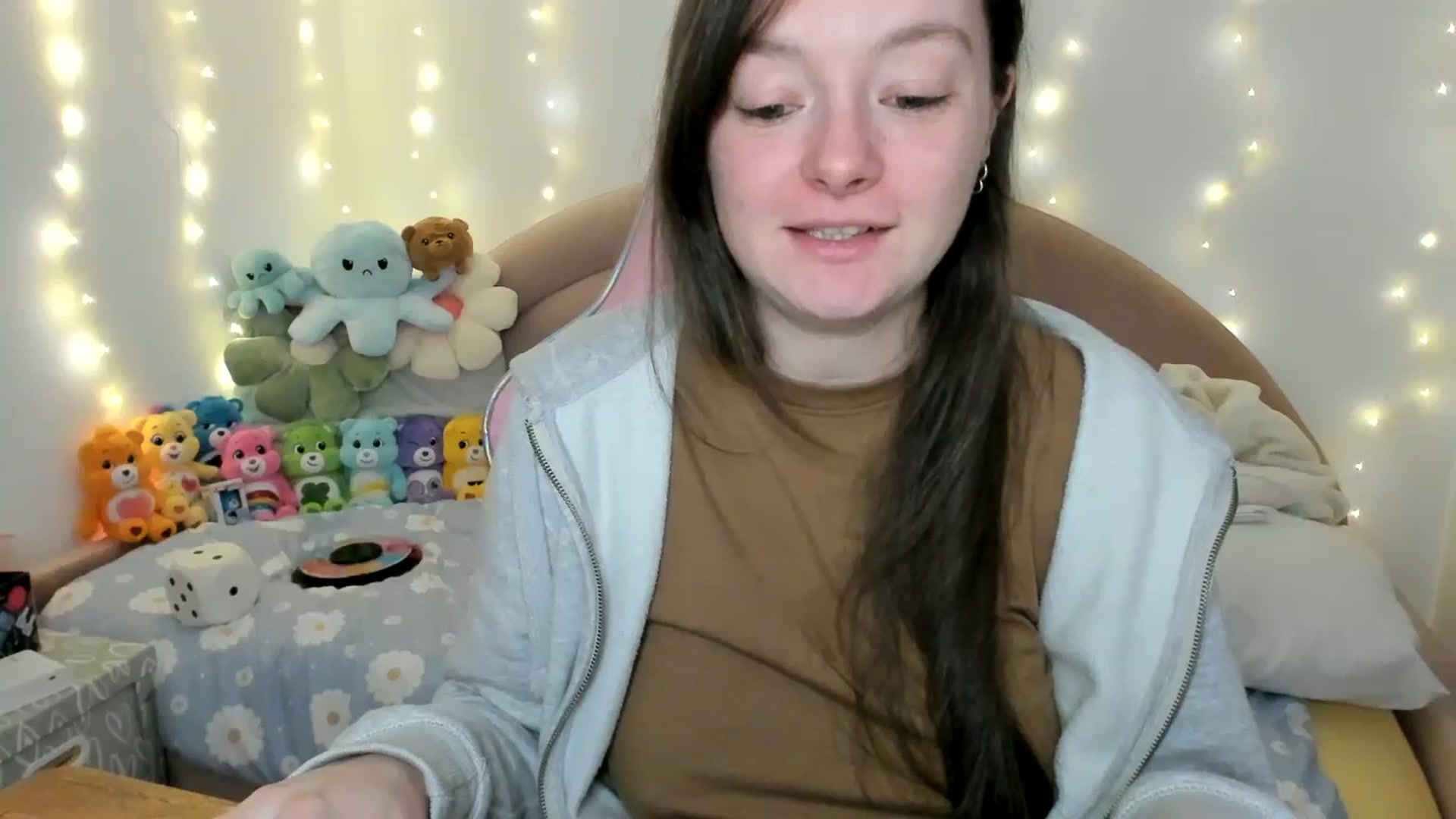 Gallery image thumbnail from JessieBear_'s myfreecams stream on, 11/21/2024, 17:48 image 14 of 20