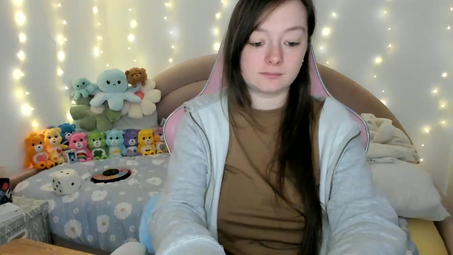 Gallery image thumbnail from JessieBear_'s myfreecams stream on, 11/21/2024, 17:48 image 16 of 20