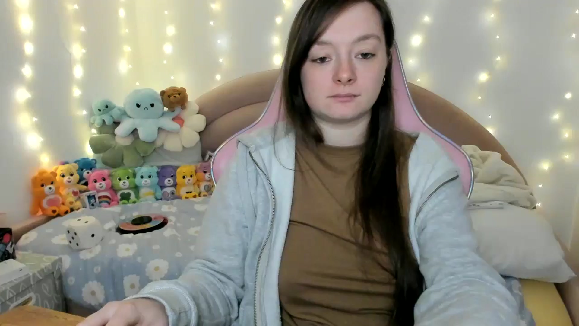 Gallery image thumbnail from JessieBear_'s myfreecams stream on, 11/21/2024, 17:48 image 17 of 20
