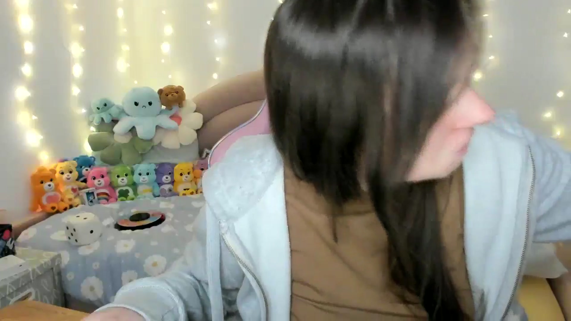 Gallery image thumbnail from JessieBear_'s myfreecams stream on, 11/21/2024, 17:48 image 9 of 20